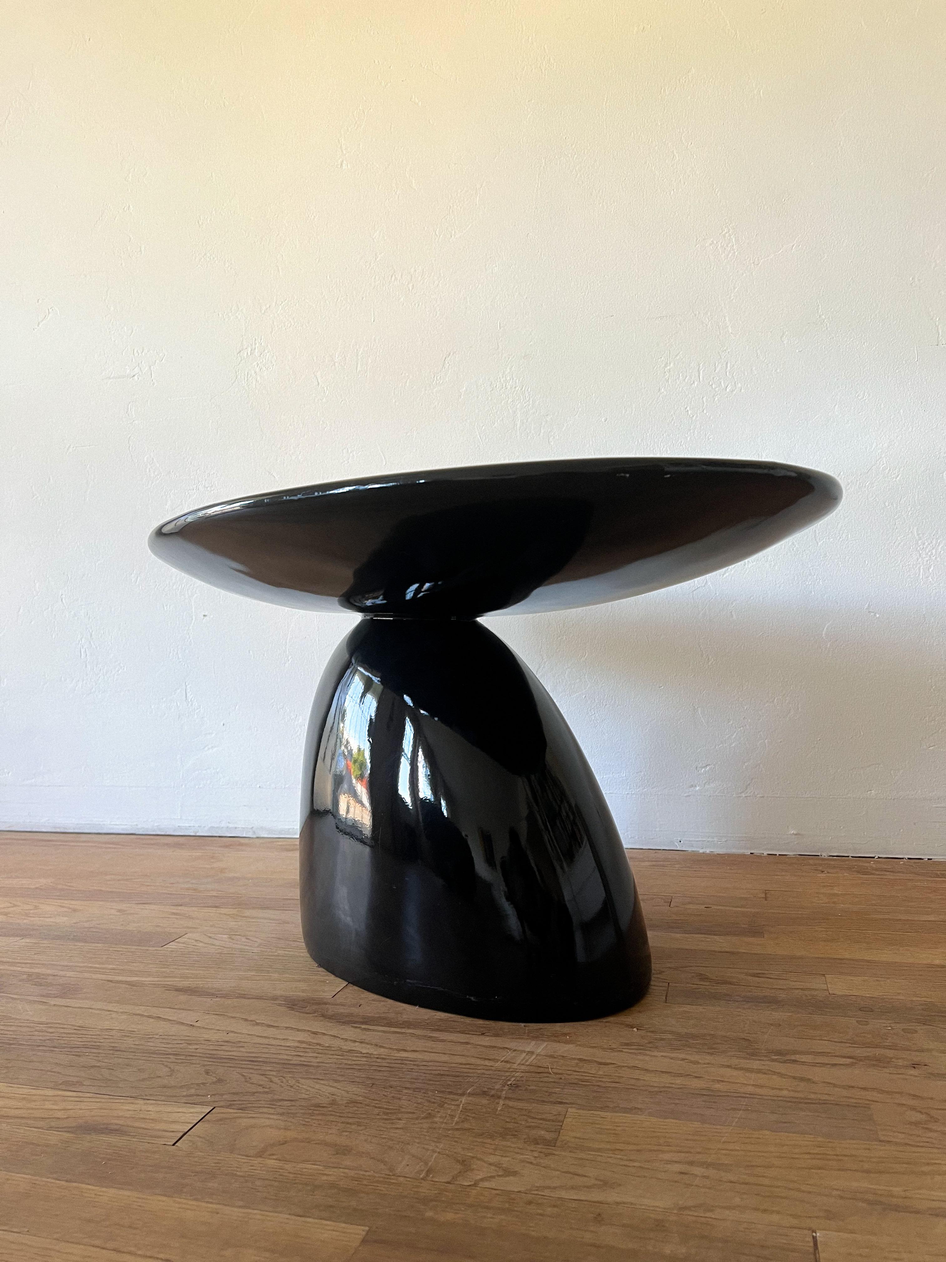 Finnish Space Age “Parabel” Style Side Table Attributed to Eero Aarnio For Sale