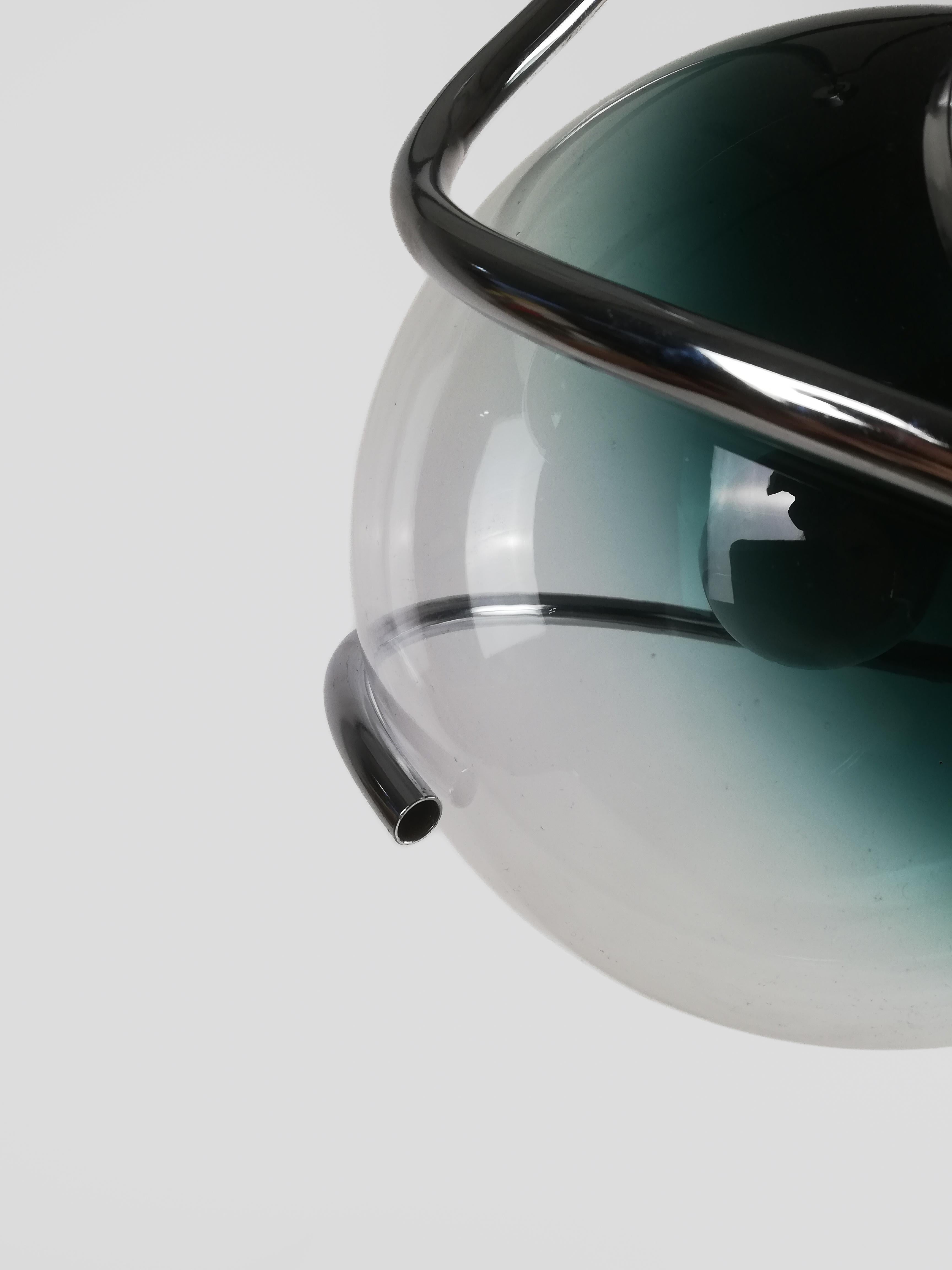 italien Lampe à suspension de l'ère spatiale attribuée à Fabio Lenci en chrome et verre de Murano en vente