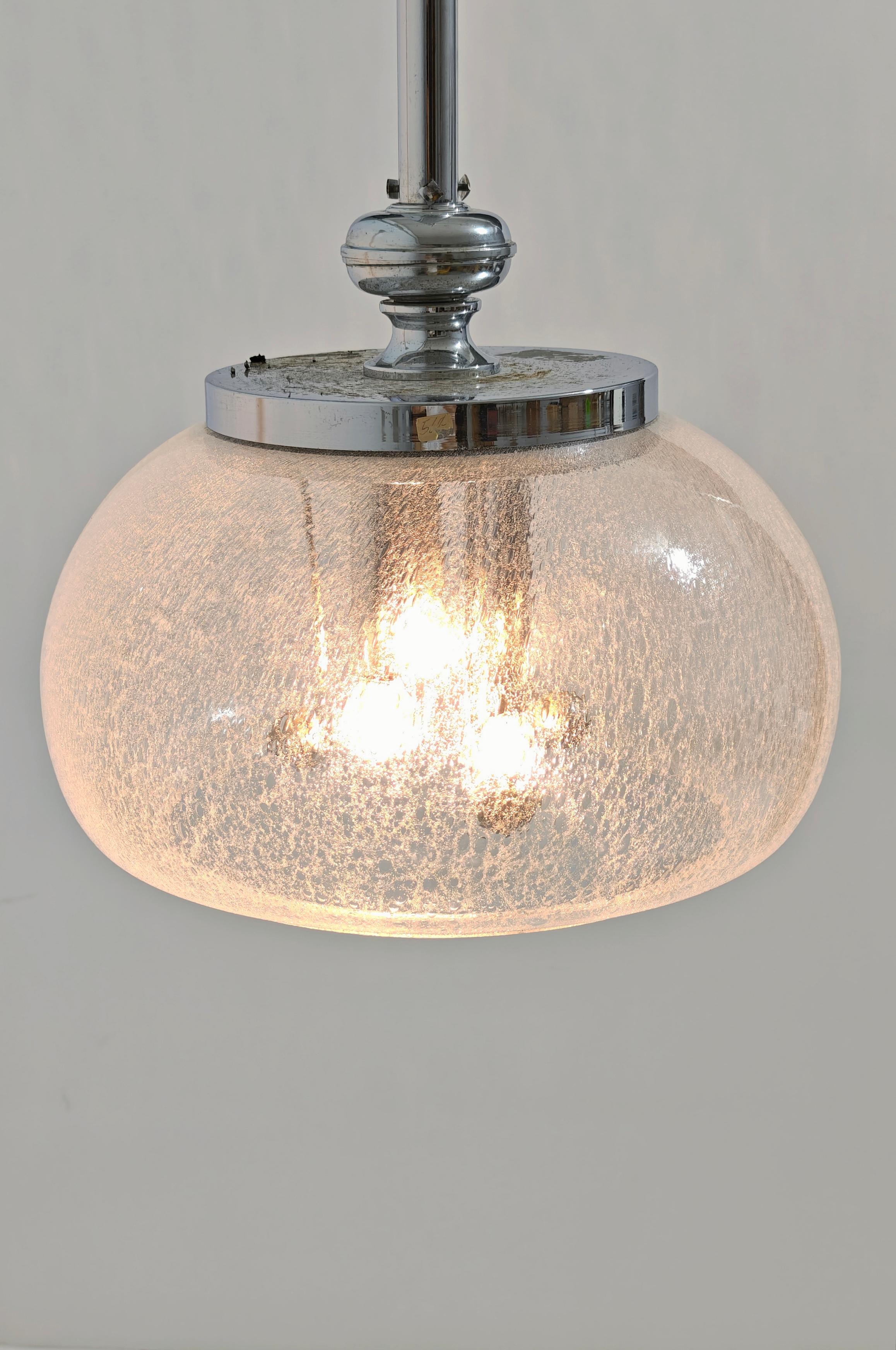 Space Age Pendant Lamp Murano Glass With Inner Bubbles  Metal Chrome Italy 70s In Good Condition For Sale In Palermo, IT