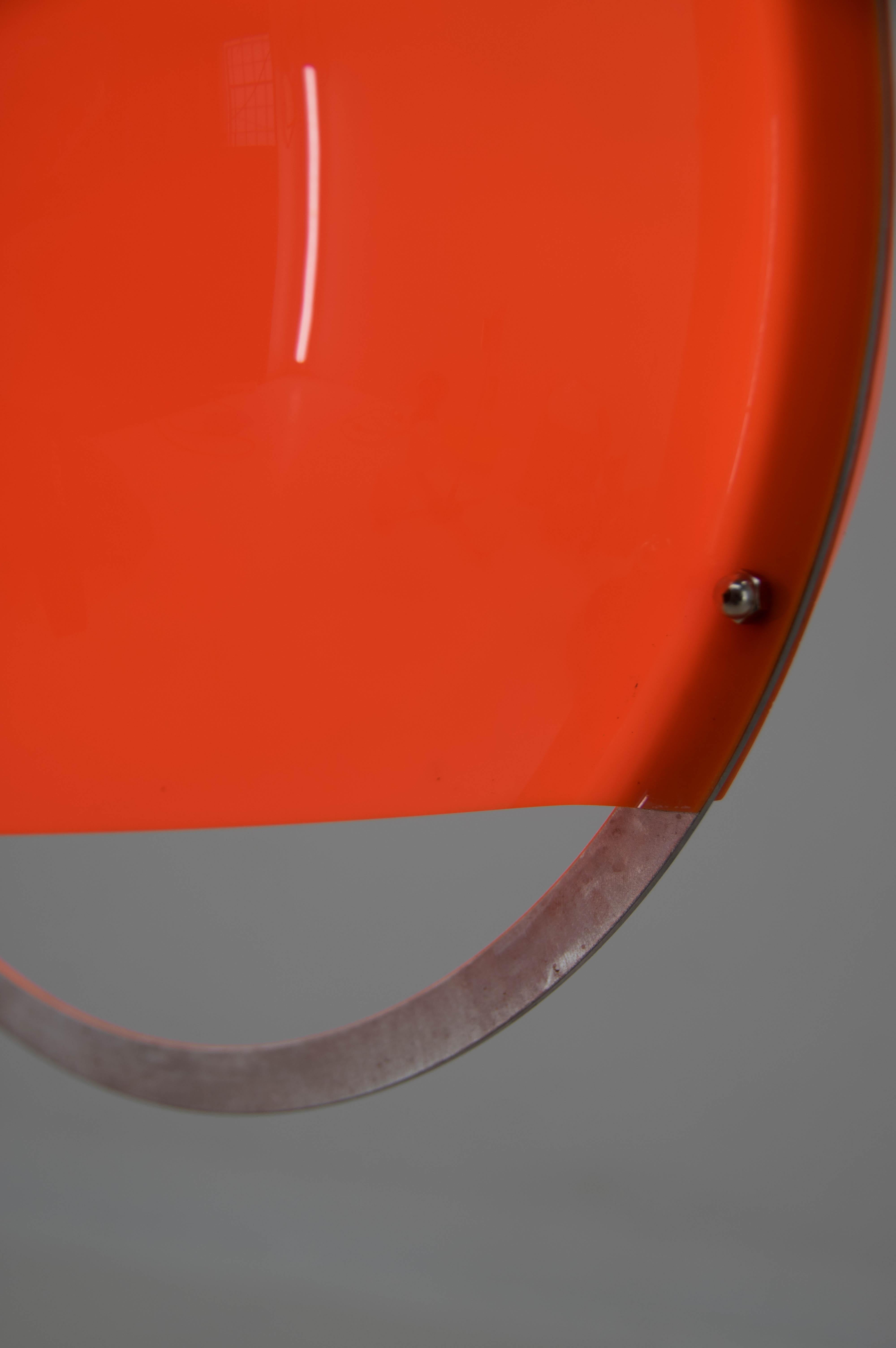 italien Pendentif en plastique de l'ère spatiale, Italie, années 1960 en vente