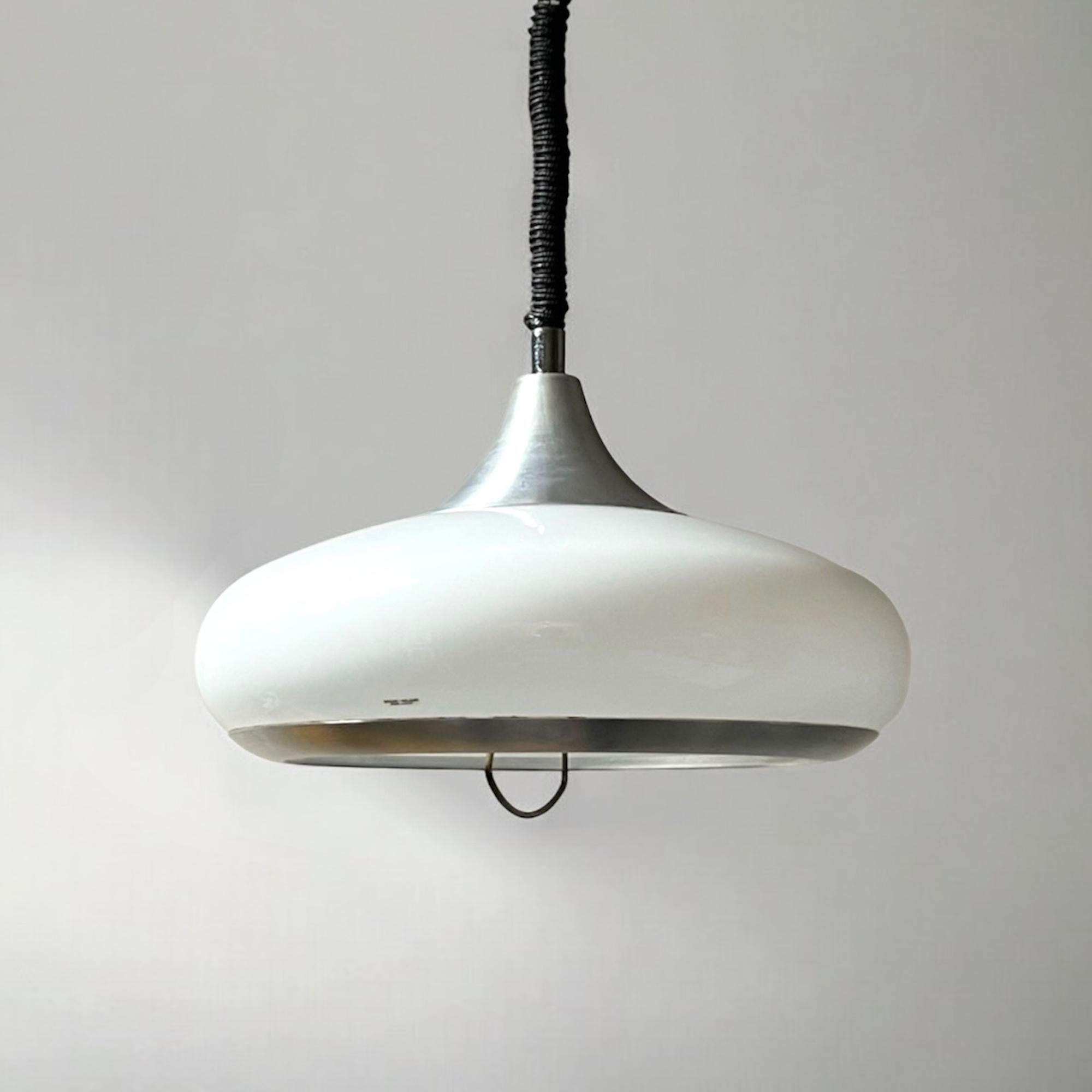 Lampada a sospensione in plastica A Space AGE di Stilux Milano, anni '70 in vendita 2