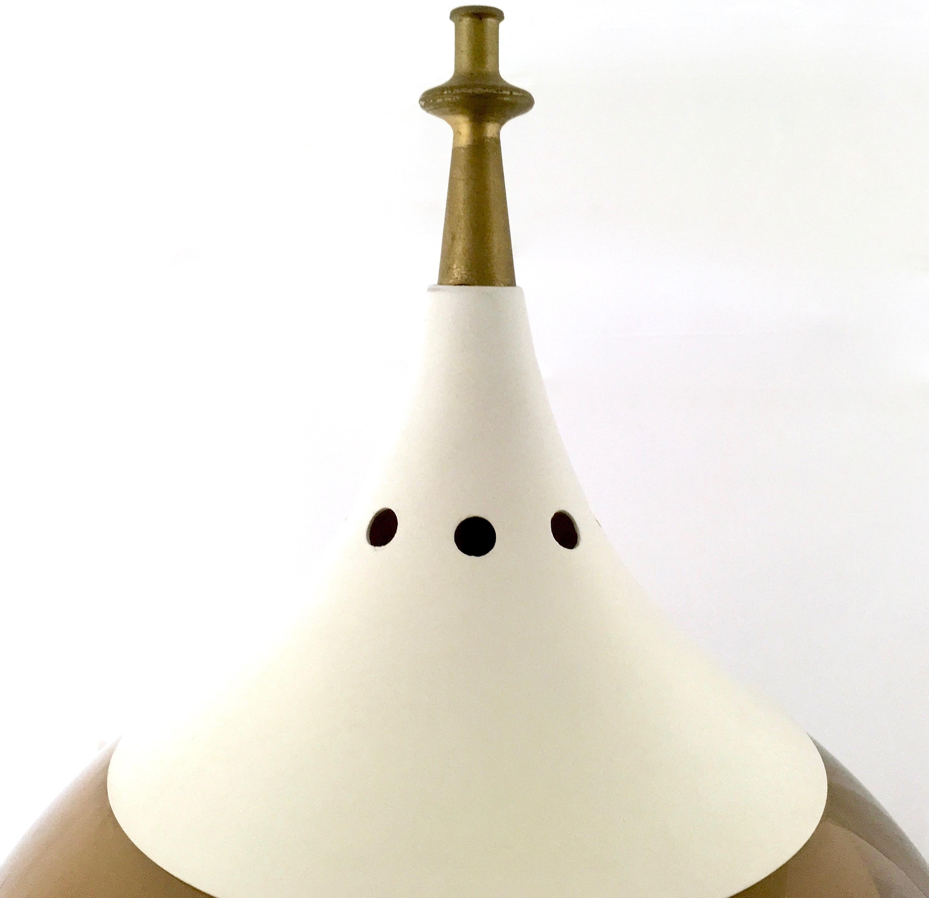 Late 20th Century Space Age Postmodern Plexiglass and White Varnished Metal Table Lamp, Italy