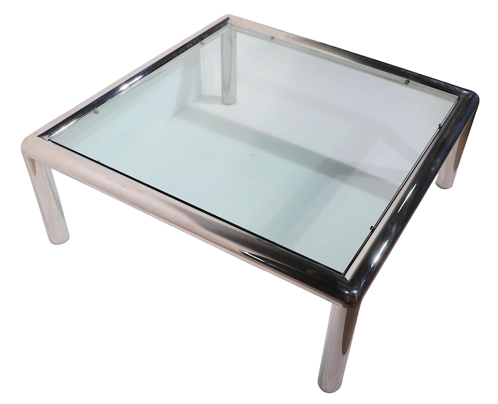 Tubo-Couchtisch aus poliertem Chrom und Glas aus dem Space Age von Mascheroni für Vecta (20. Jahrhundert) im Angebot