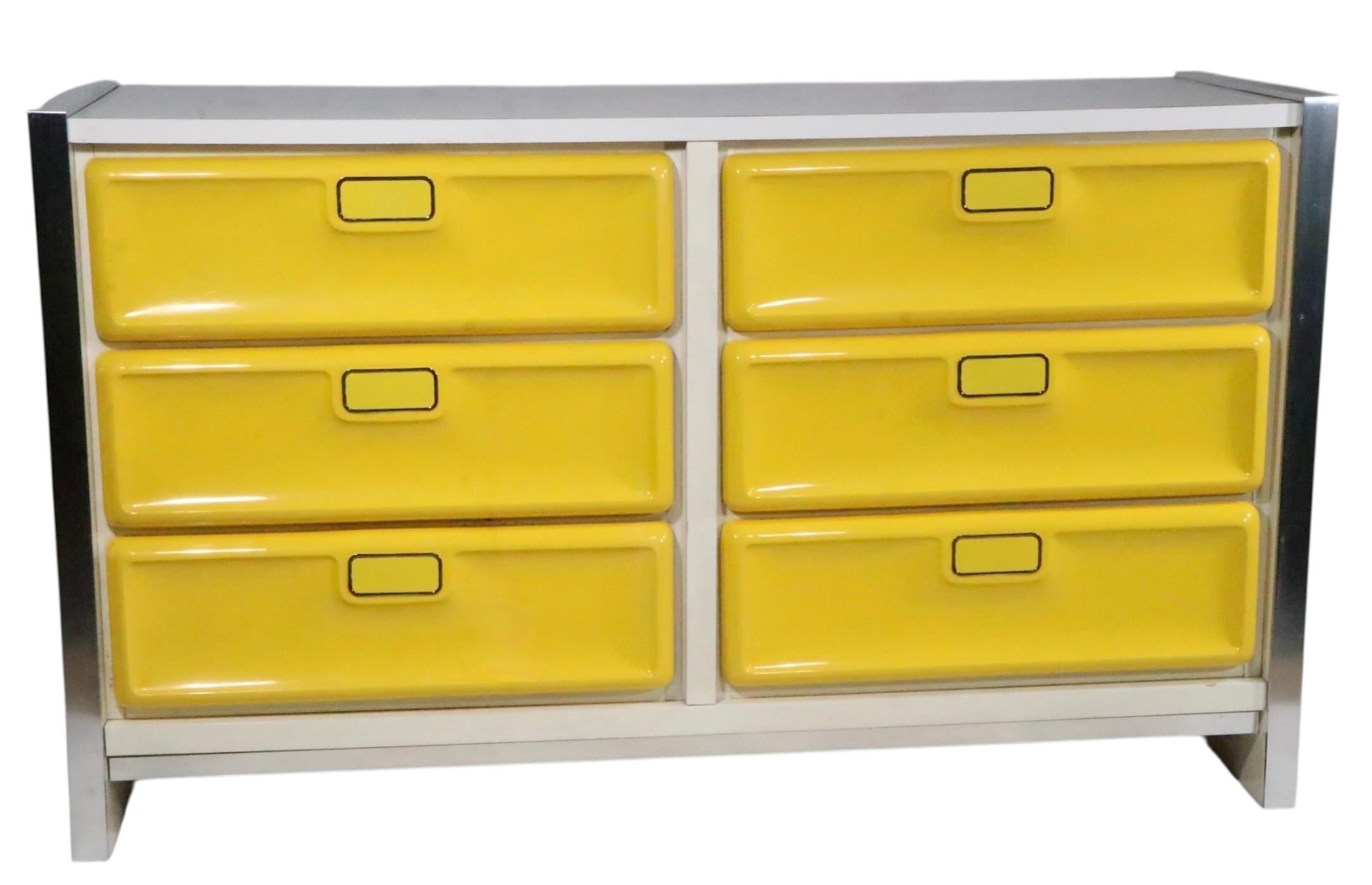 Space Age Pop Art Post Modern Dresser by Bassett after Raymond Lowey c. 1970's For Sale 7