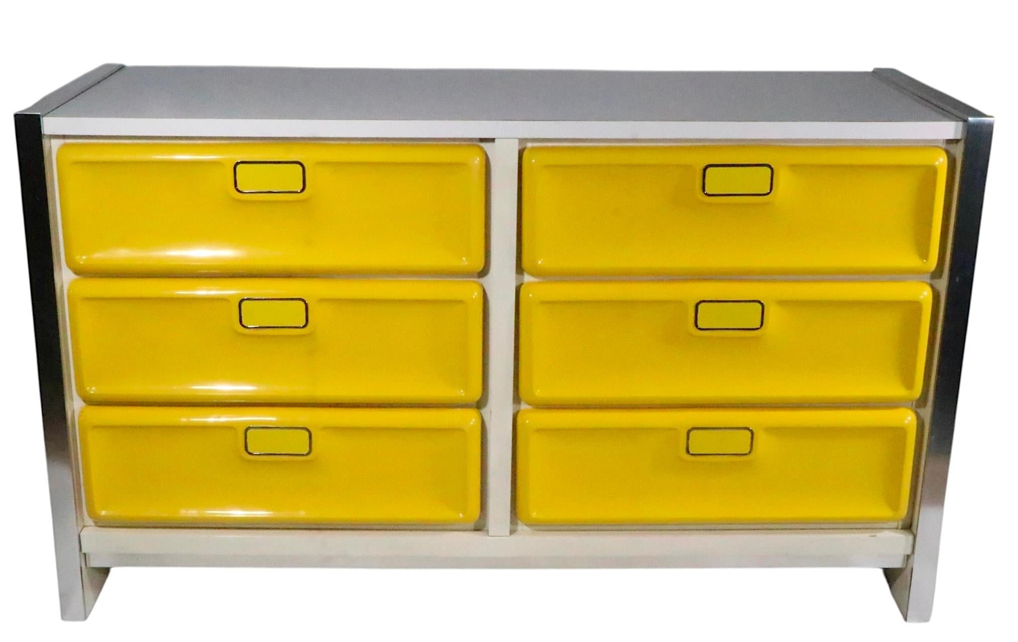 Space Age Pop Art Post Modern Dresser by Bassett after Raymond Lowey c. 1970's For Sale 10