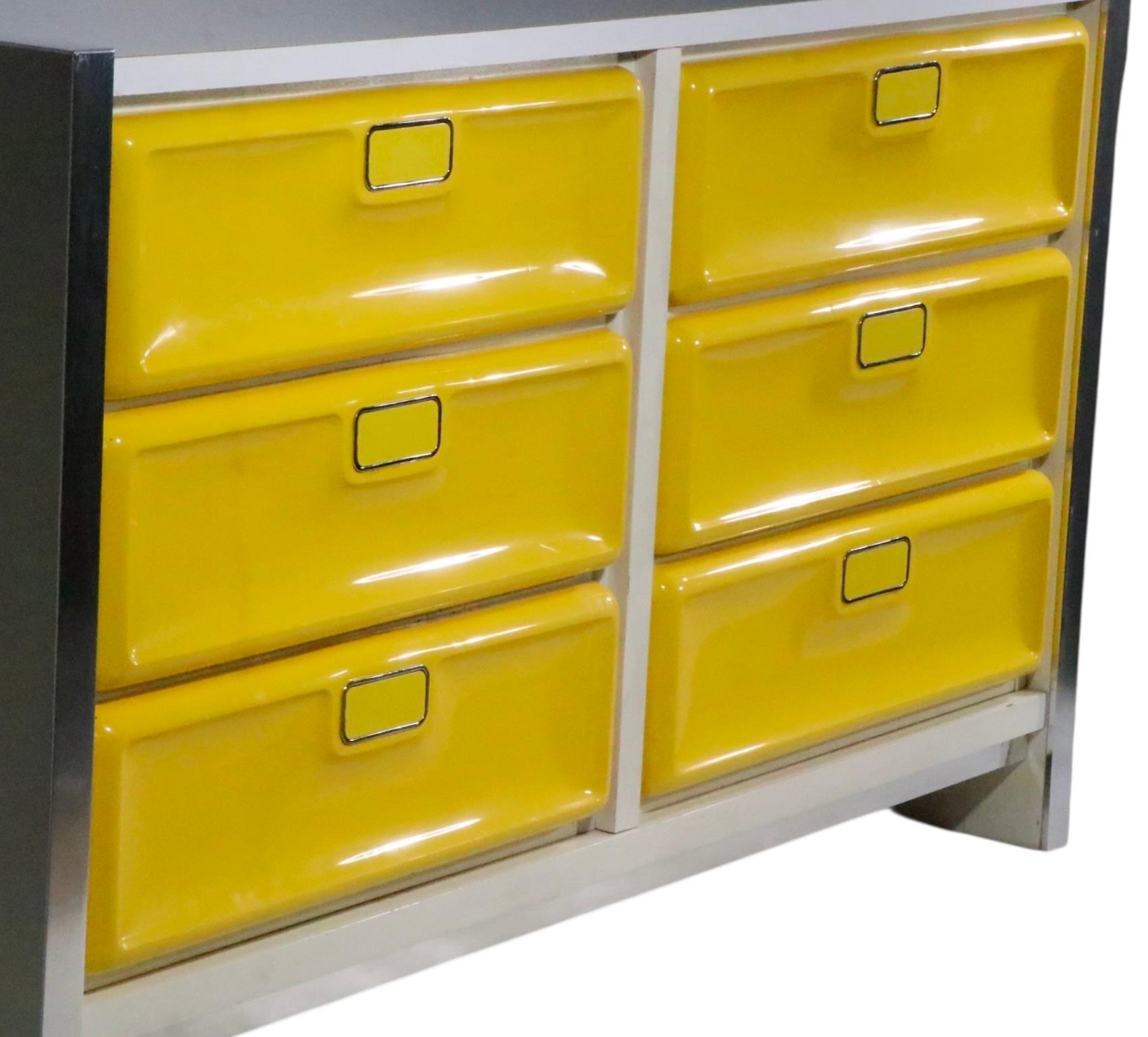 Space Age Pop Art Post Modern Dresser by Bassett after Raymond Lowey c. 1970's For Sale 13