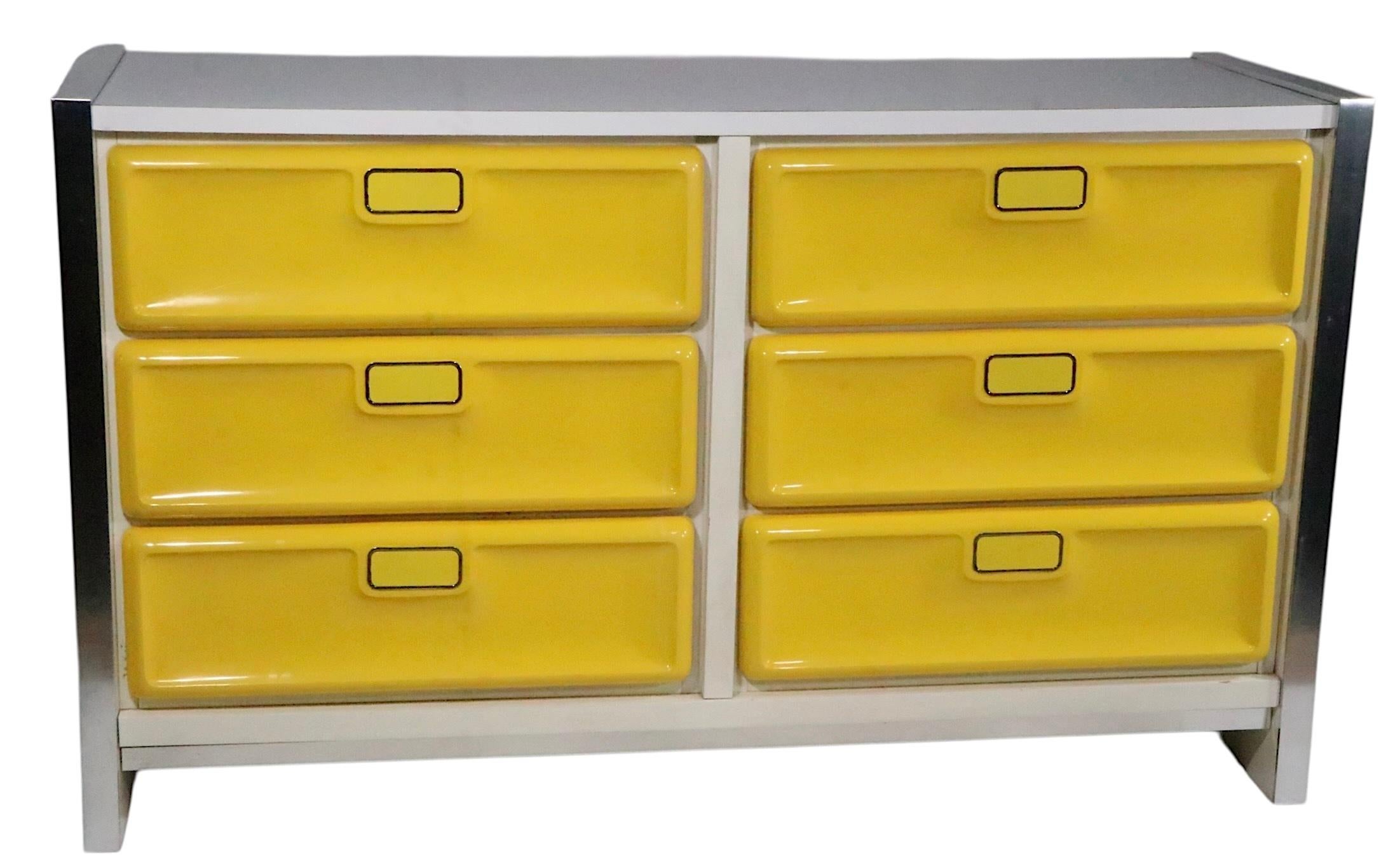 Space Age Pop Art Post Modern Dresser by Bassett after Raymond Lowey c. 1970's For Sale 3