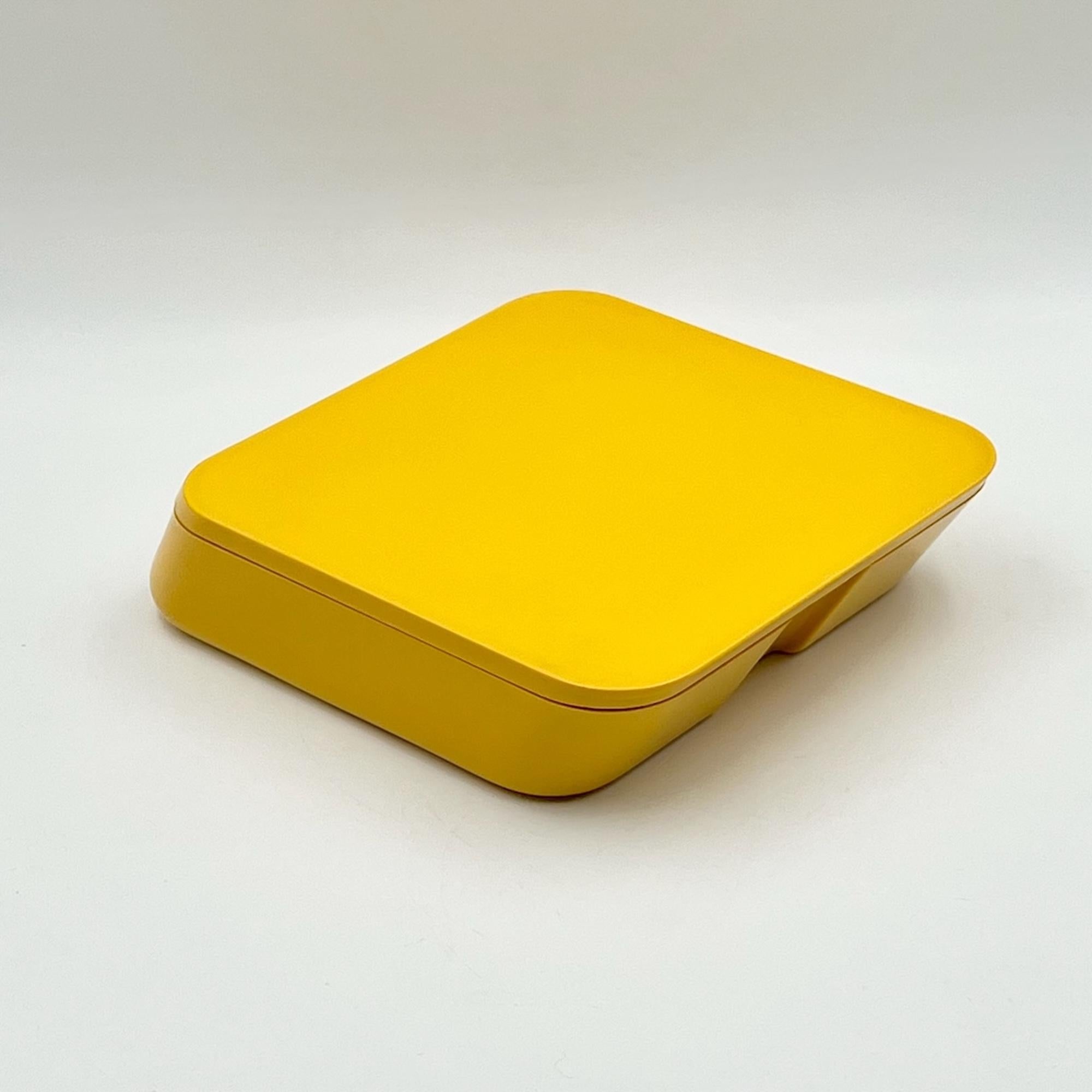 Space Age Portable Vanity Set by Makio Hasuike for Gedy in Vibrant Yellow, 70s 1