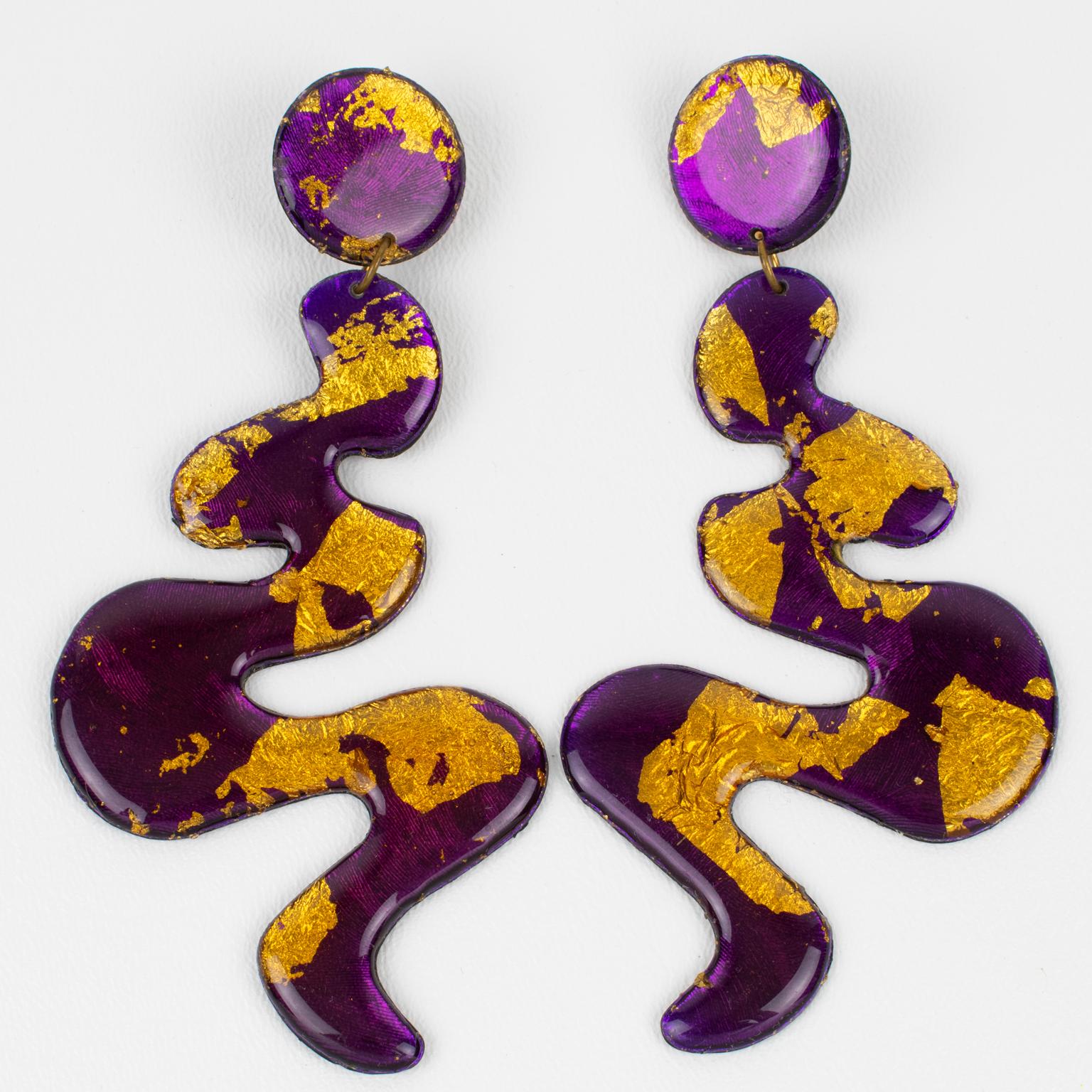 Modernist Space Age Purple and Gold Lucite Dangle Earrings For Sale