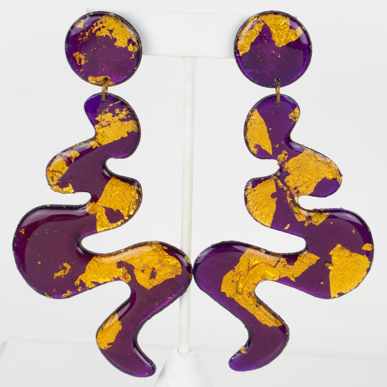 Space Age Purple and Gold Lucite Dangle Earrings For Sale 1