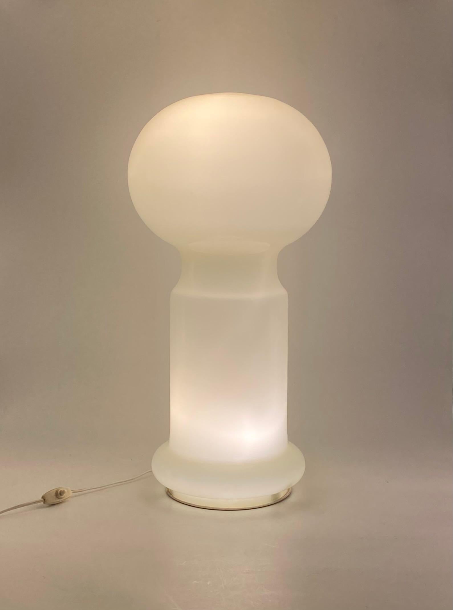 Space Age rare monumental Murano glass table lamp, Vistosi, 1960s For Sale 8