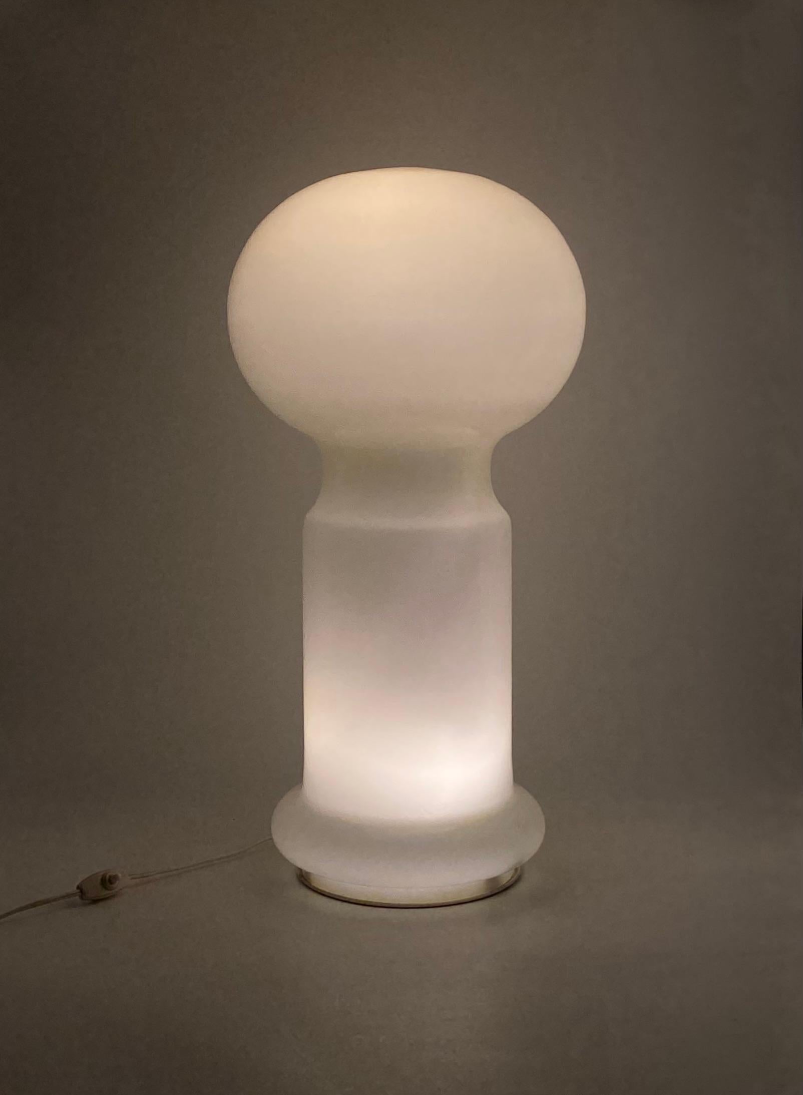 Rare lampe de table monumentale en verre de Murano de l'ère spatiale, Vistosi, années 1960 en vente 8