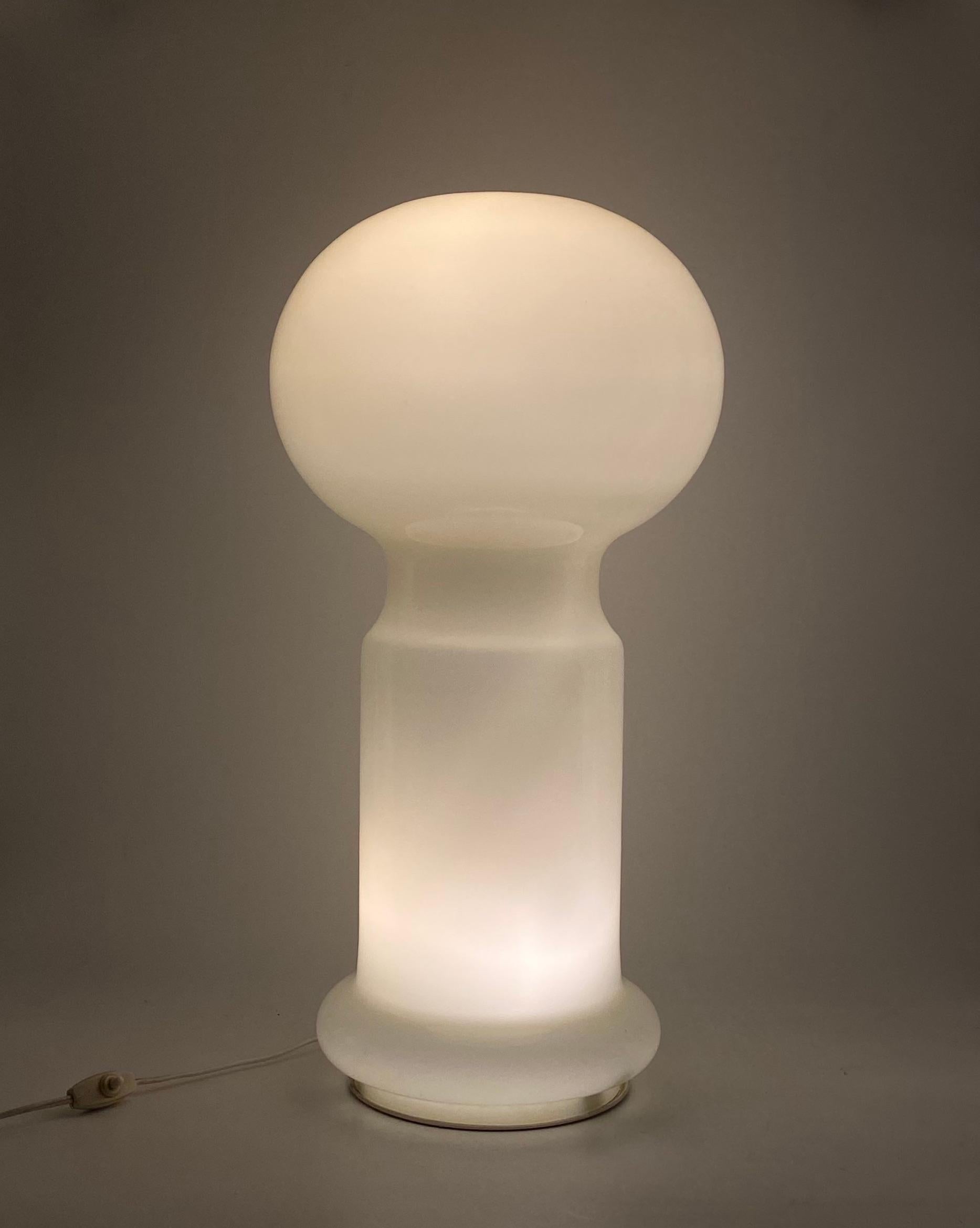 Rare lampe de table monumentale en verre de Murano de l'ère spatiale, Vistosi, années 1960 en vente 9
