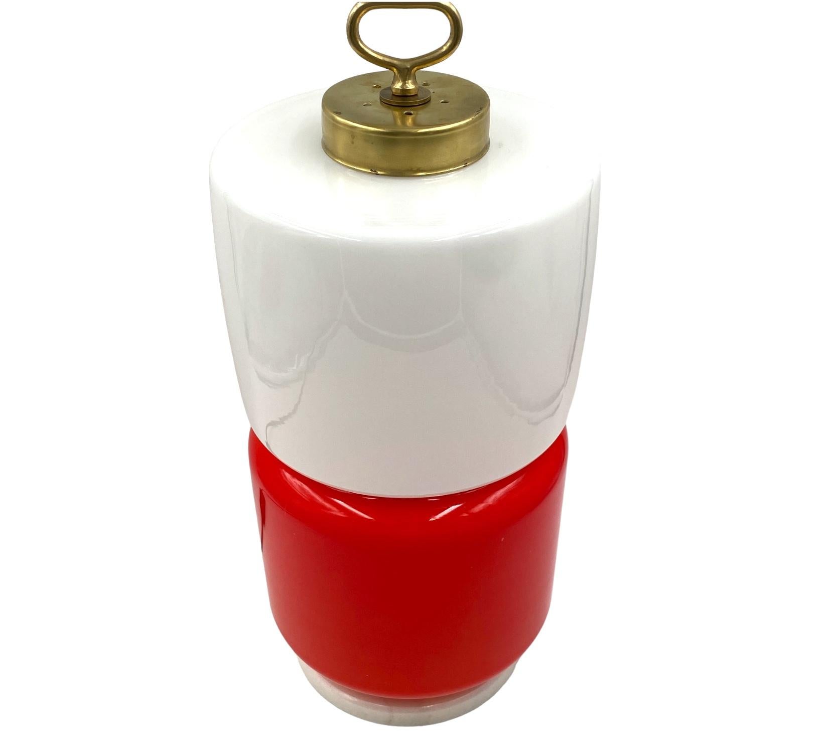 Lampe de table cylindrique de l'ère spatiale en verre rouge et blanc, Stilnovo, 1970 en vente 5
