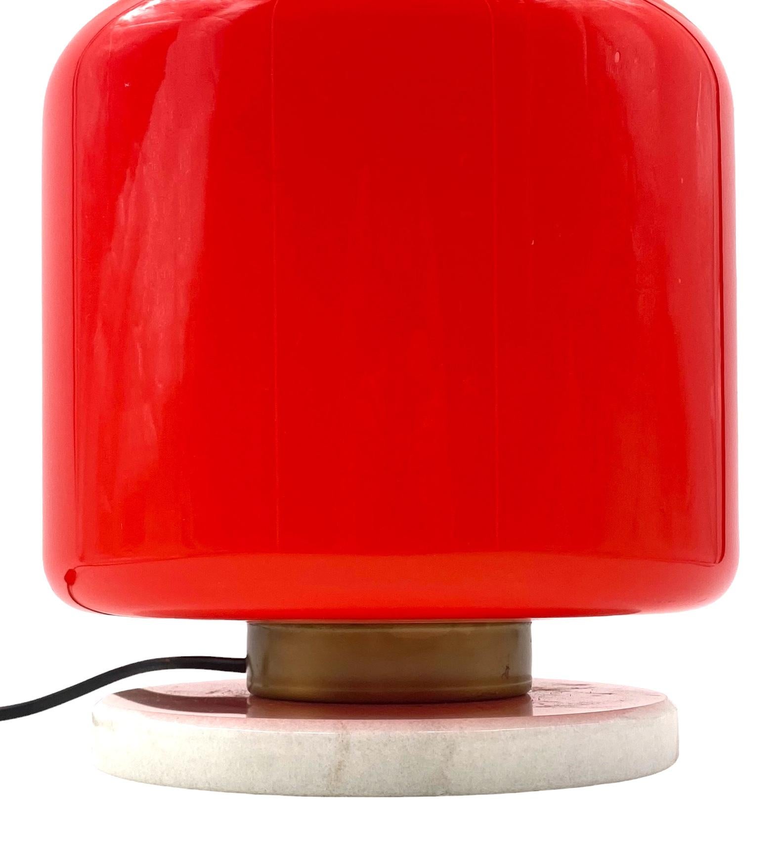 Space Age Red and white glass cylindrical table lamp, Stilnovo, 1970s For Sale 6