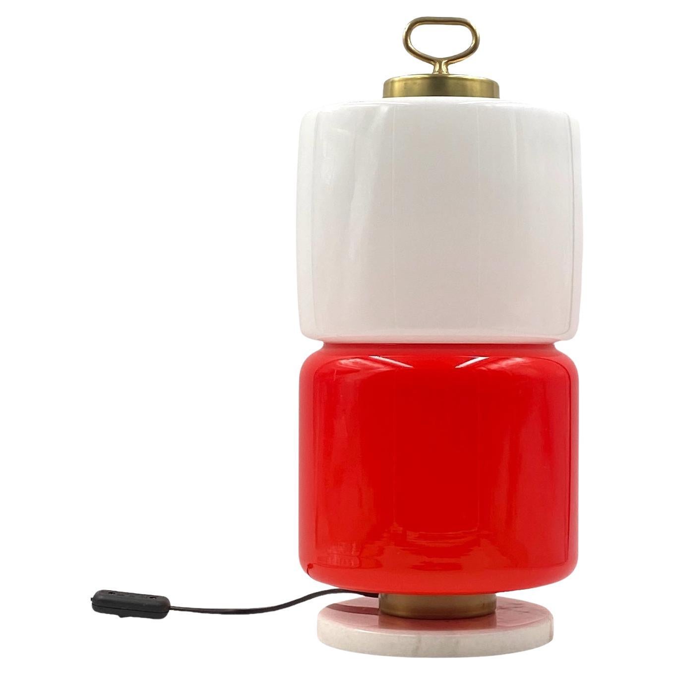 Space Age Lampe de table cylindrique en verre rouge et blanc, Stilnovo, 1970