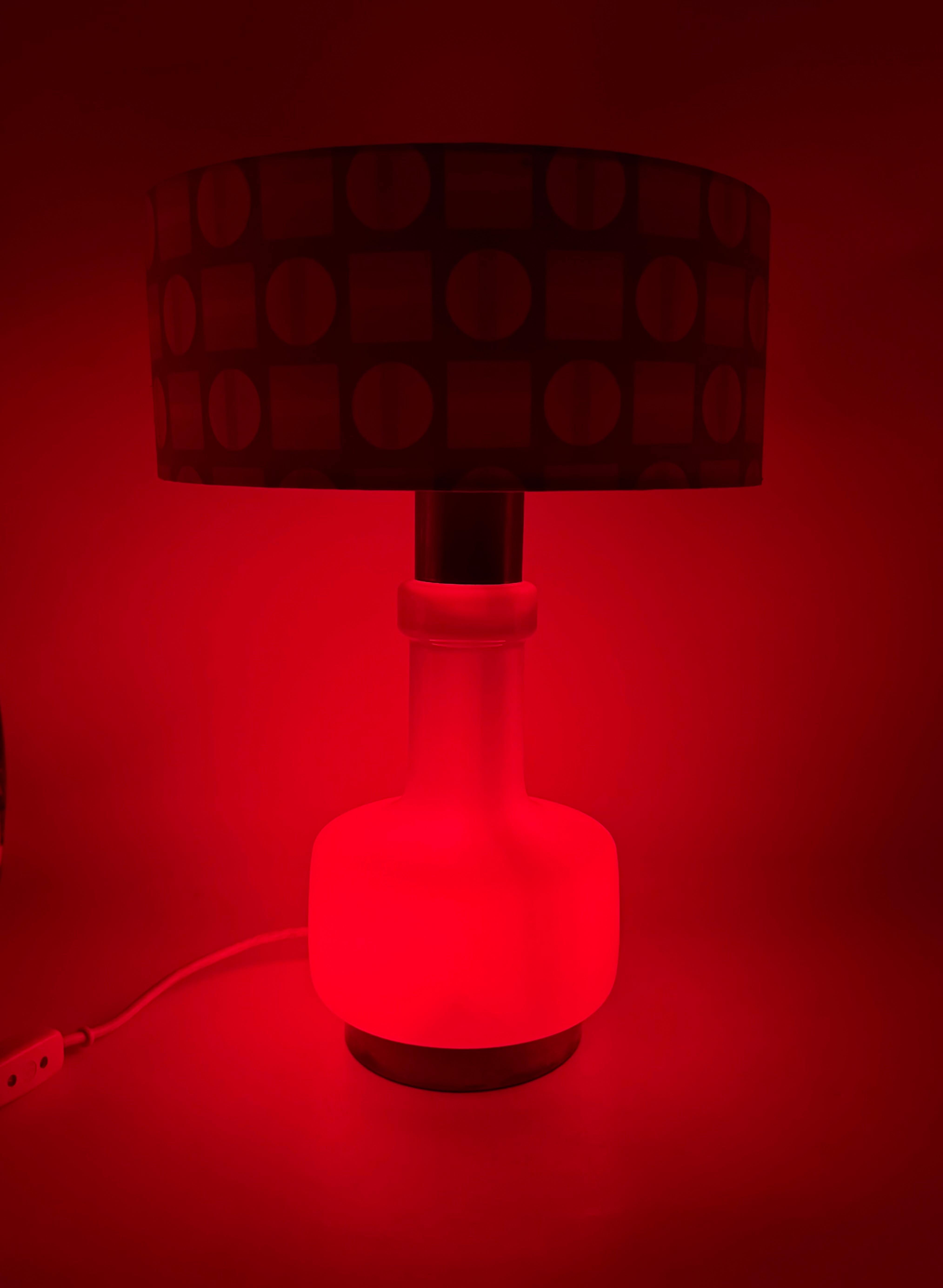 Italian Lampe de table en verre rouge de l'ère spatiale, Italie, années 1960 en vente