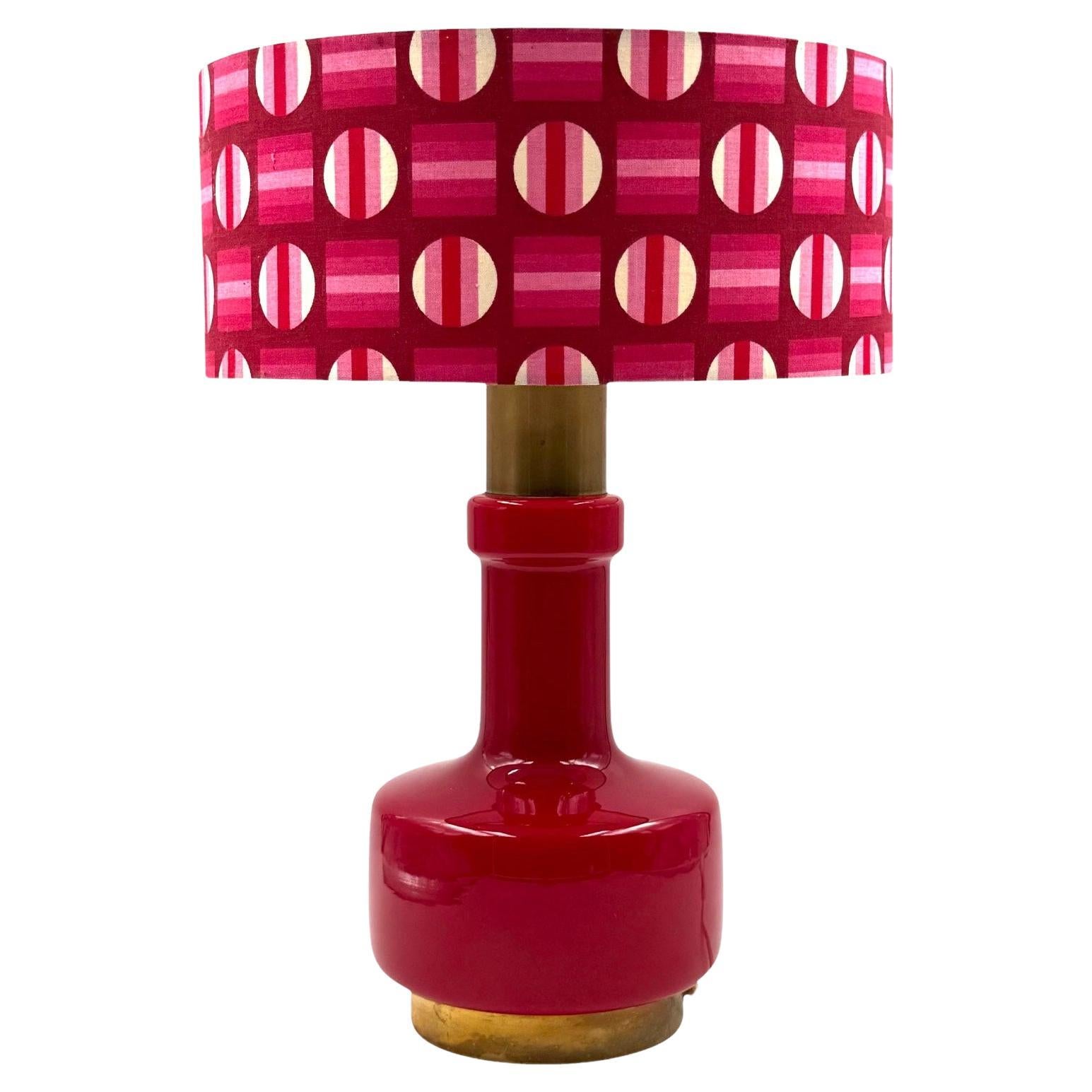 Lampe de table en verre rouge de l'ère spatiale, Italie, années 1960 en vente