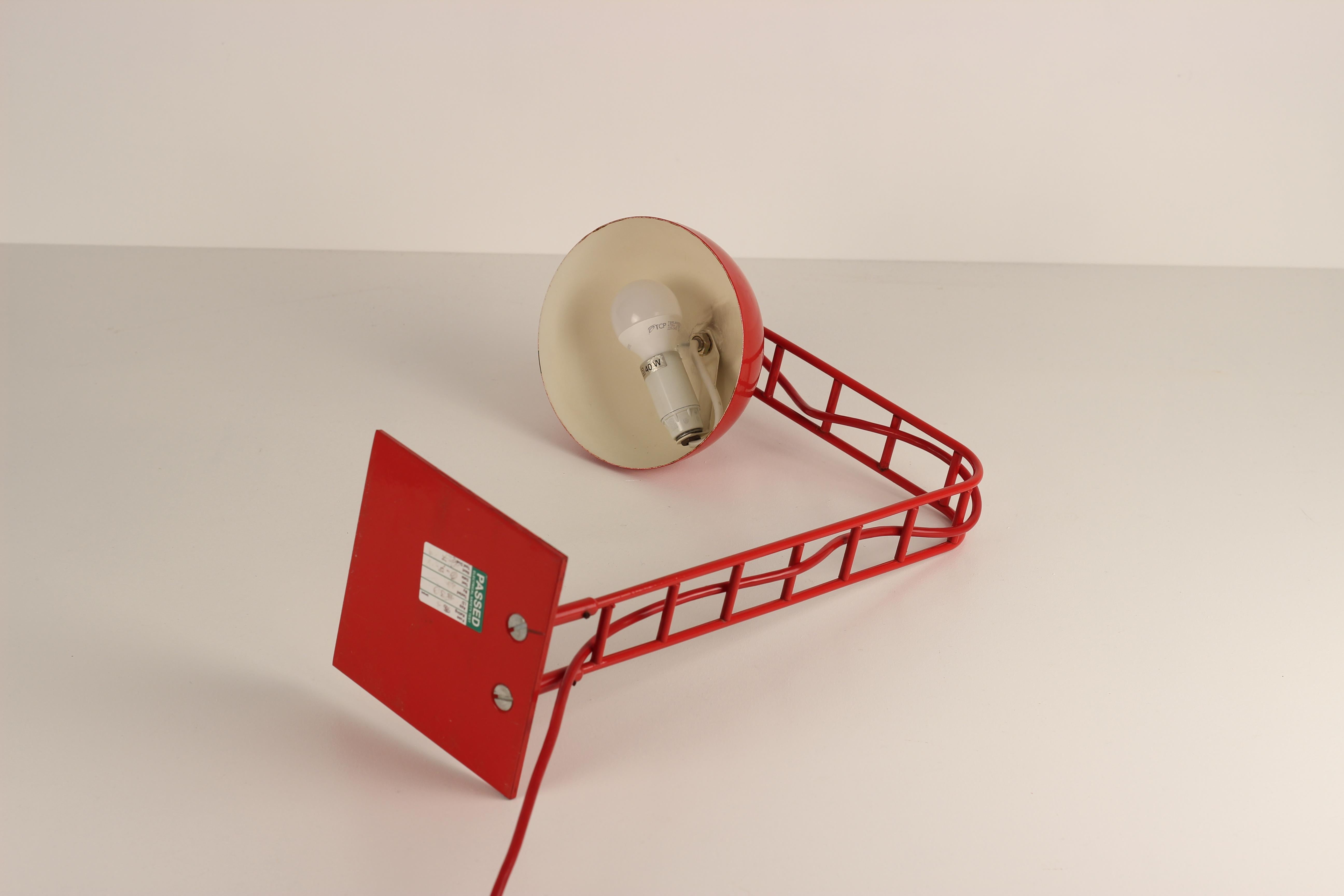 Space Age Rote Leiter-Schreibtischlampe 1960er Jahre aus dem Nachlass von Lord Robert Boothby  im Angebot 3