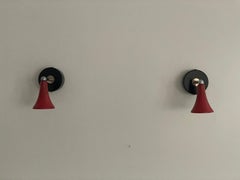 Par de lámparas de pared de metal rojo Space Age, años 70, Italia
