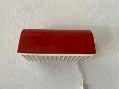 Space Age Lámpara de pared simple de metal rojo, años 70, Alemania