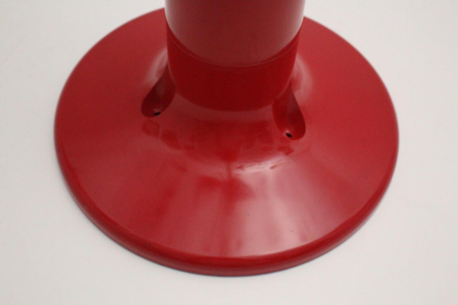 Italian Space Age Red Plastic Vintage Coat Stand Planta by Giancarlo Piretti, Italy 1972 For Sale