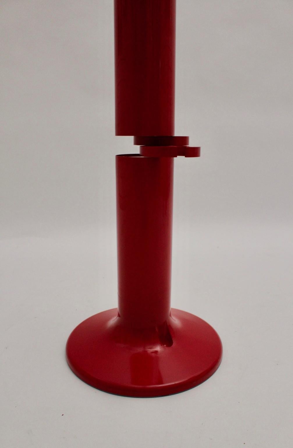Late 20th Century Space Age Red Plastic Vintage Coat Stand Planta by Giancarlo Piretti, Italy 1972 For Sale
