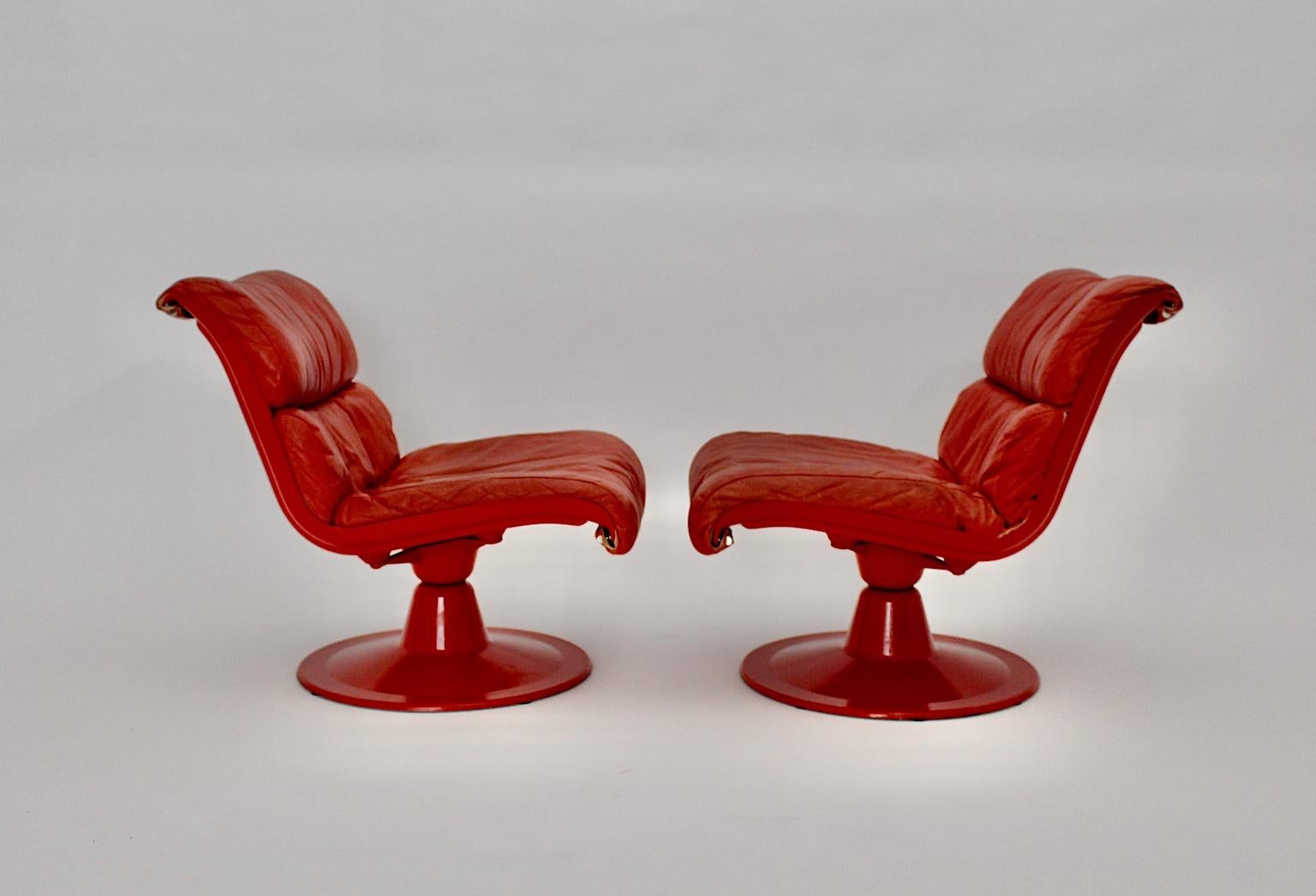 Space Age Red Vintage Lounge Chairs Saturn Pink Sofa Table Yrjö Kukkapuro, 1960s For Sale 1