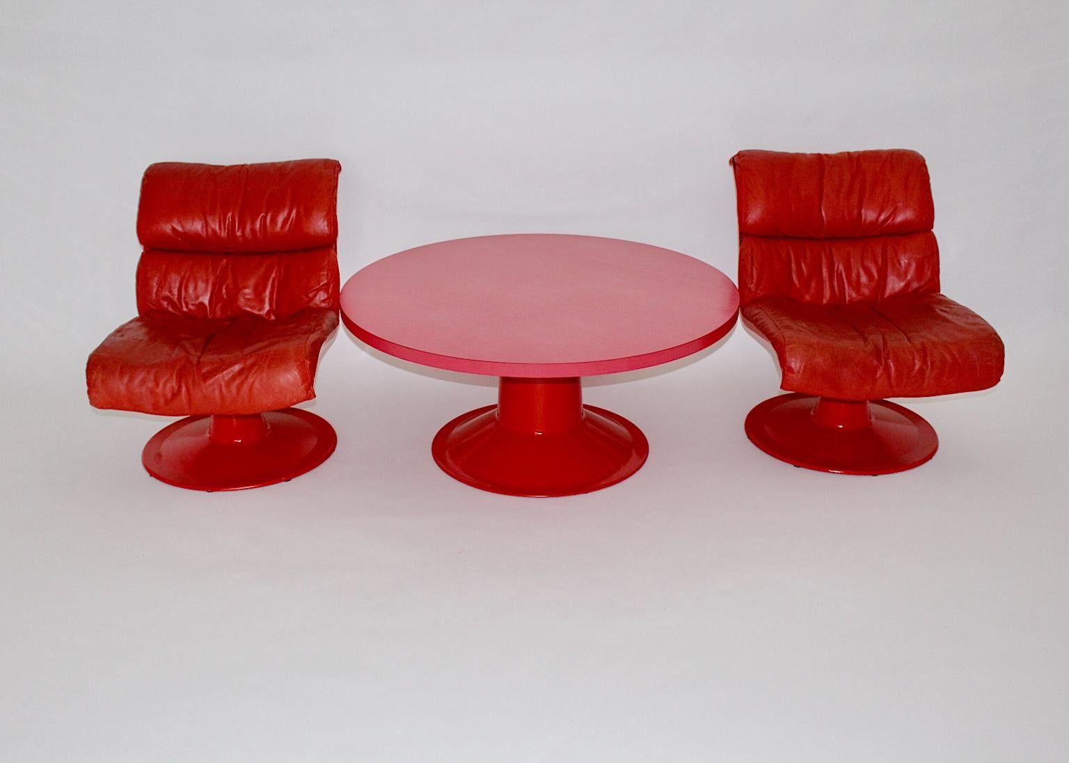Ère spatiale Chaises longues vintage rouges de l'A Space Table canapé rose Saturn Yrjö Kukkapuro, 1960s en vente