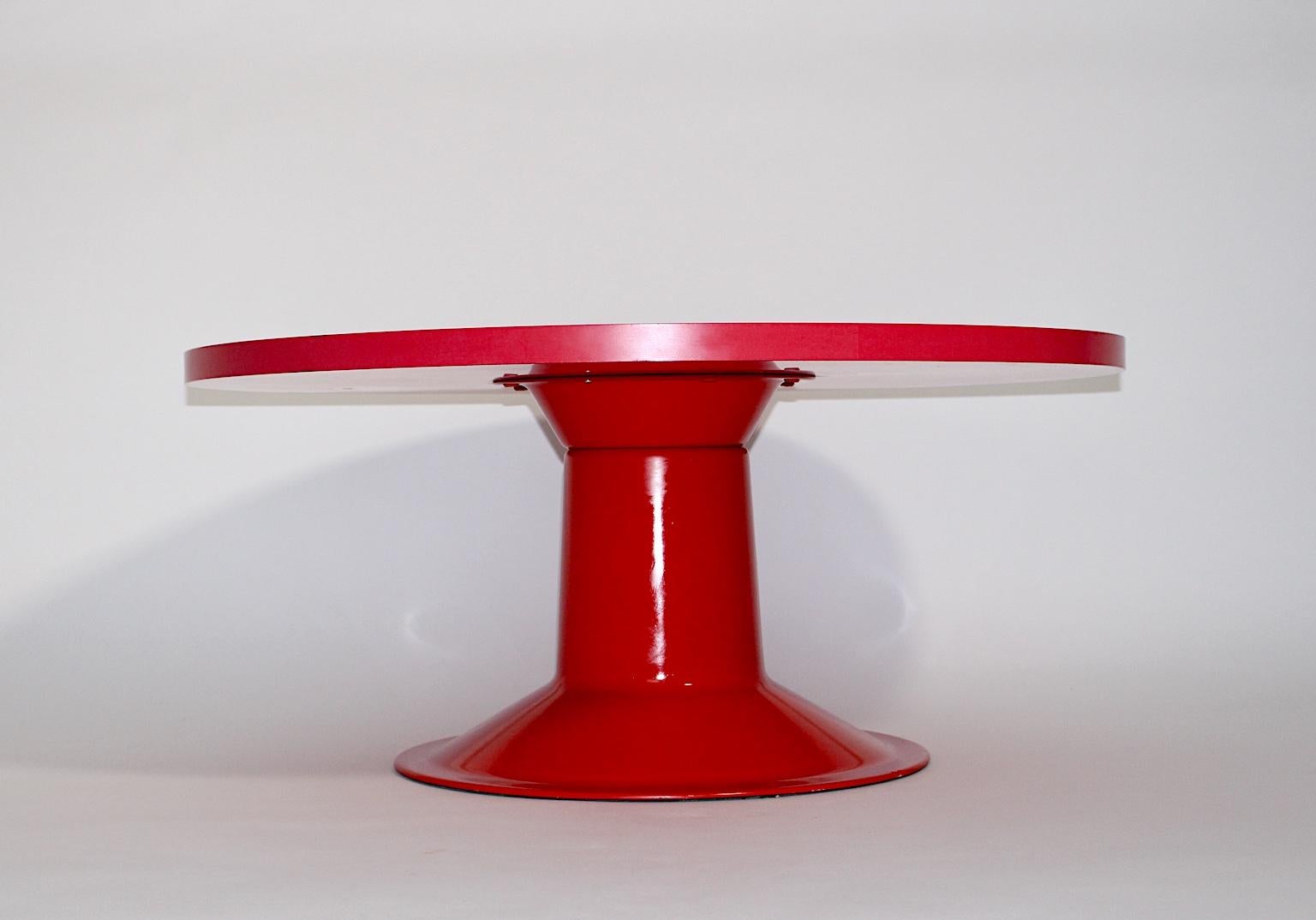 A Space Age Rot Vintage Lounge Stühle Saturn Rosa Sofa Tisch Yrjö Kukkapuro, 1960er Jahre (Finnisch) im Angebot