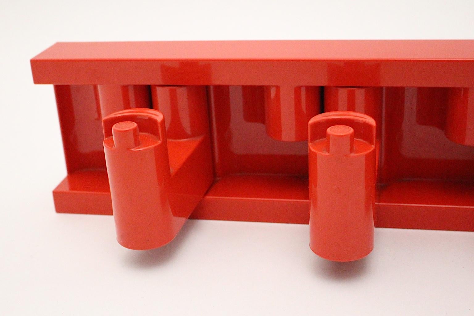 Mid-20th Century Space Age Red Vintage Plastic Wall Hook Coat Rack Benanti e Brunori, Italy, 1960 For Sale