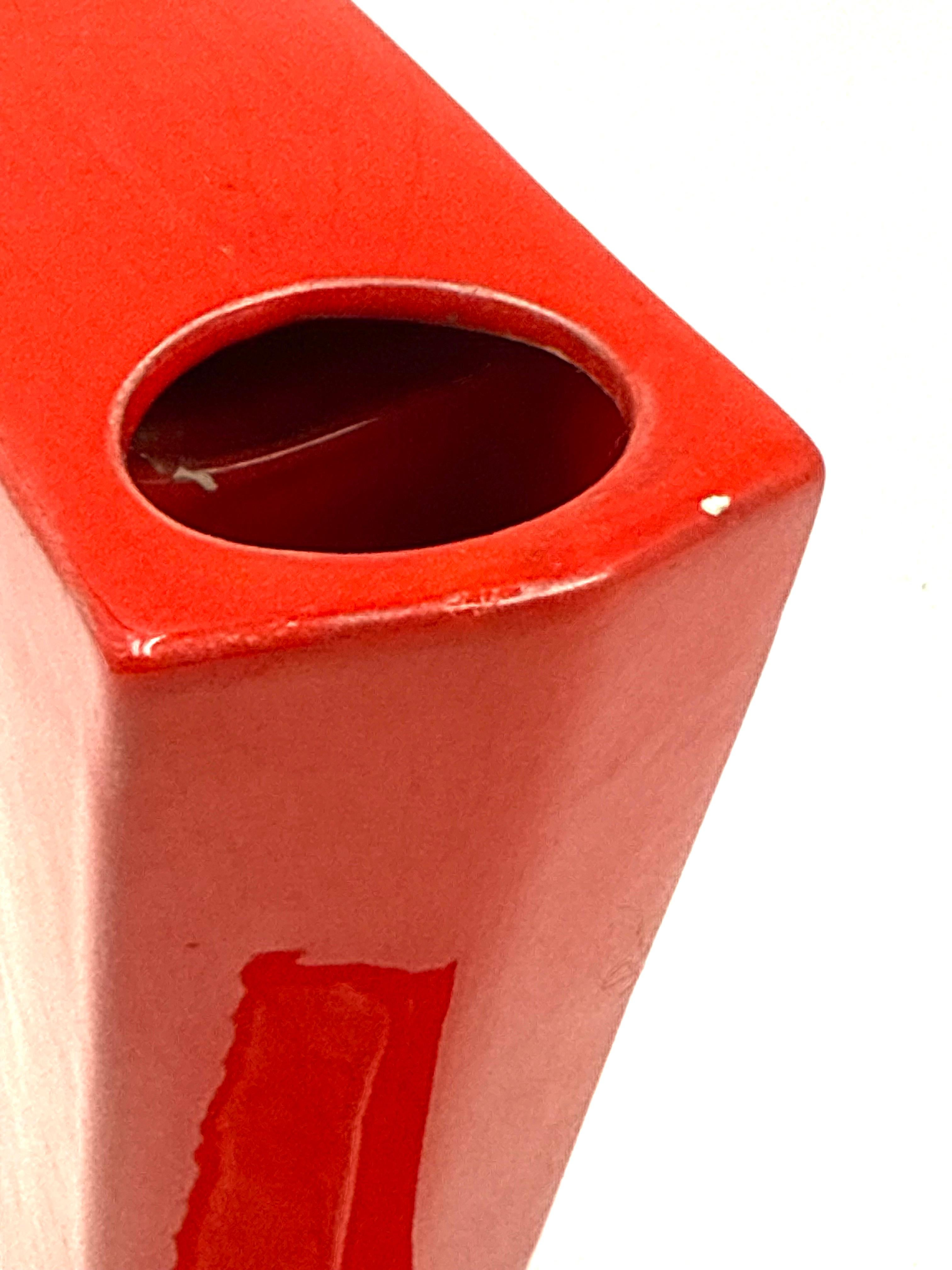 Space age red Z letter shaped ceramic solifleur vase, Marcel Radureau ca. 1970 in vendita 4