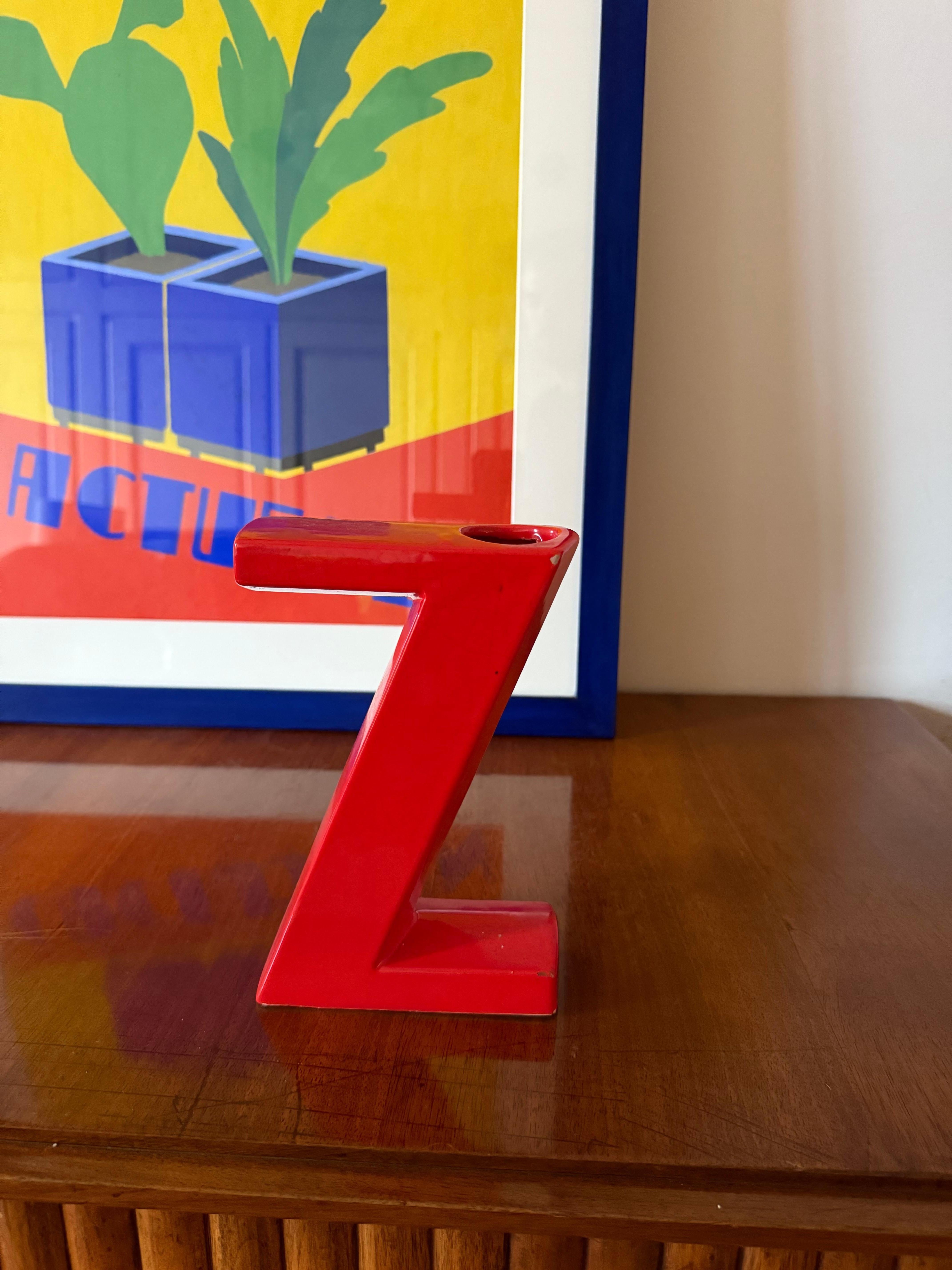 Space Age Space age red Z letter shaped ceramic solifleur vase, Marcel Radureau ca. 1970 in vendita