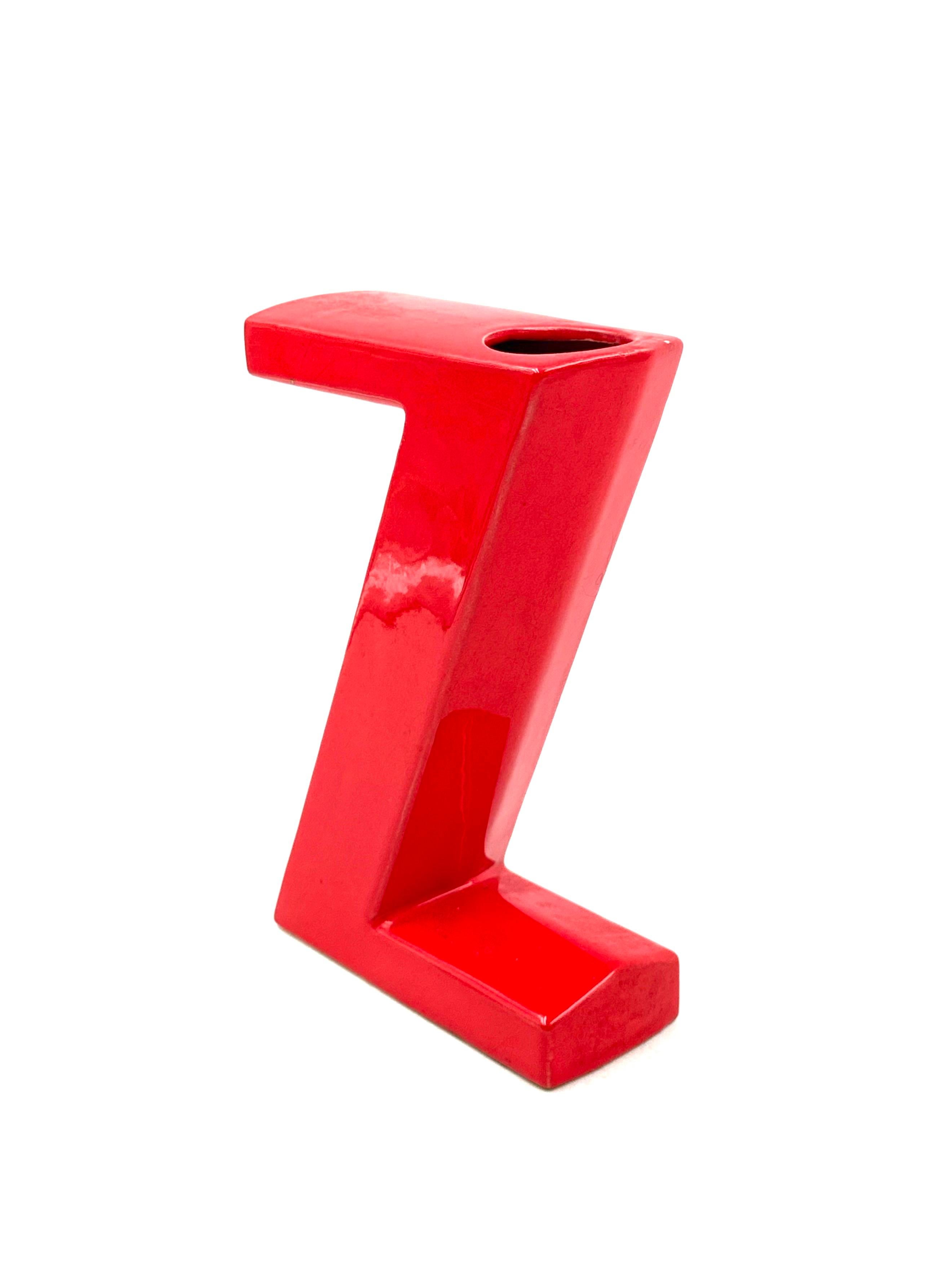 Late 20th Century Space age red Z letter shaped ceramic solifleur vase, Marcel Radureau ca. 1970 in vendita