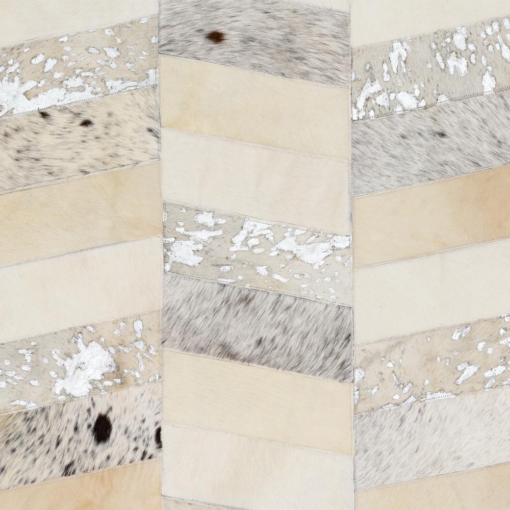 XXI secolo e contemporaneo Tappeto contemporaneo Zig Zag personalizzabile Crema e Argento Piccolo in vendita