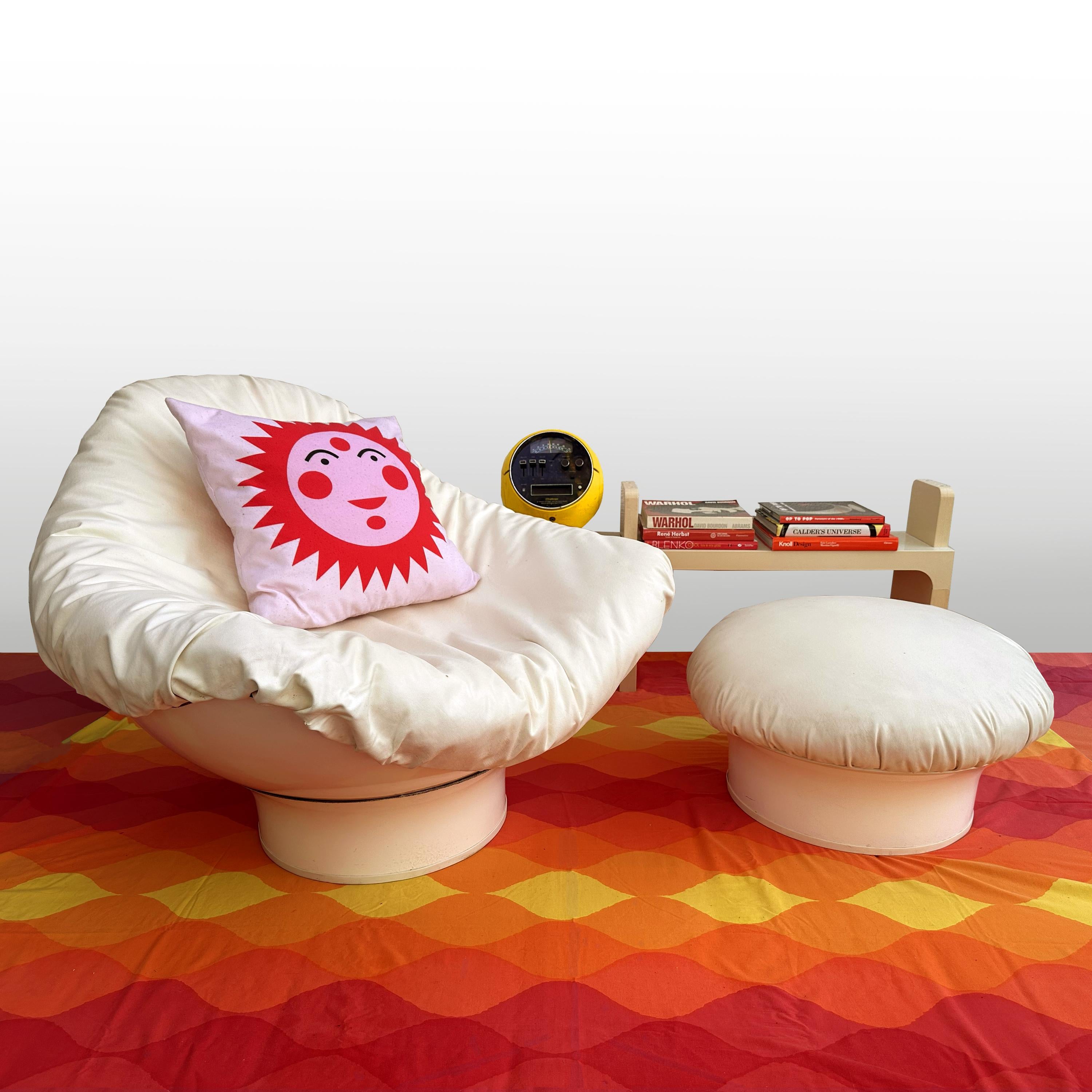 Mid-Century Modern Space AGE Lounge Chair & Ottoman Mario Brunu for Comfort 1968 en vente