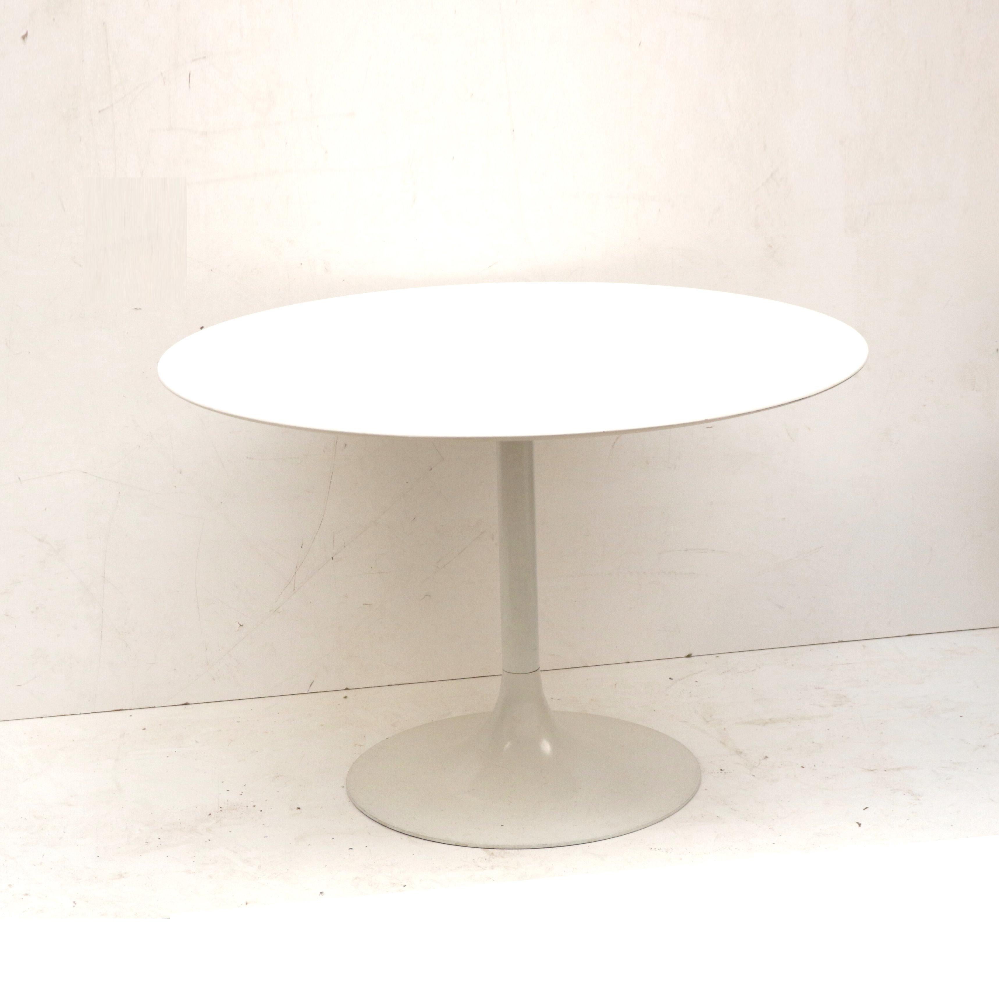 German Space age round dining table designed by Alexander Begge for Casala