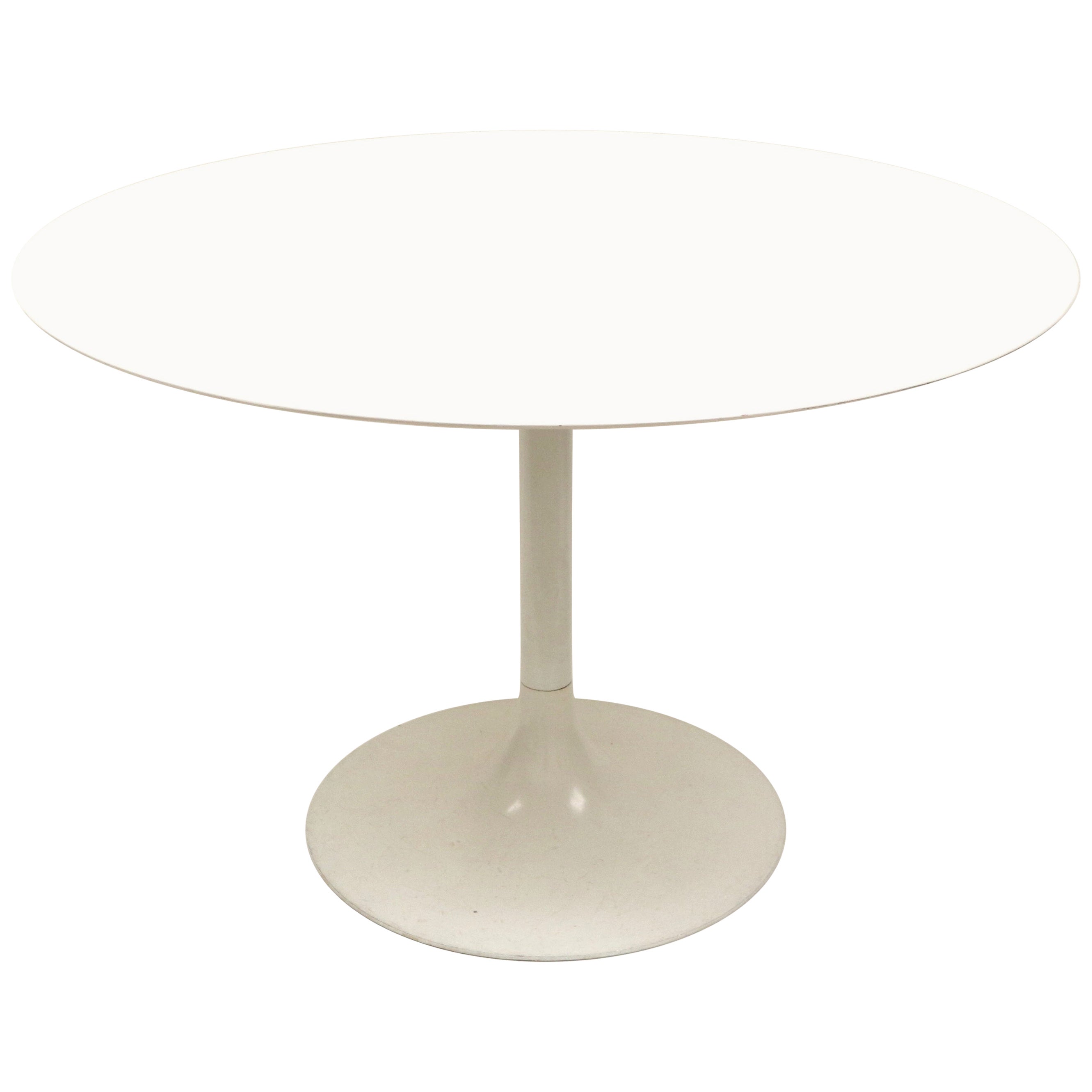 Space age round dining table designed by Alexander Begge for Casala