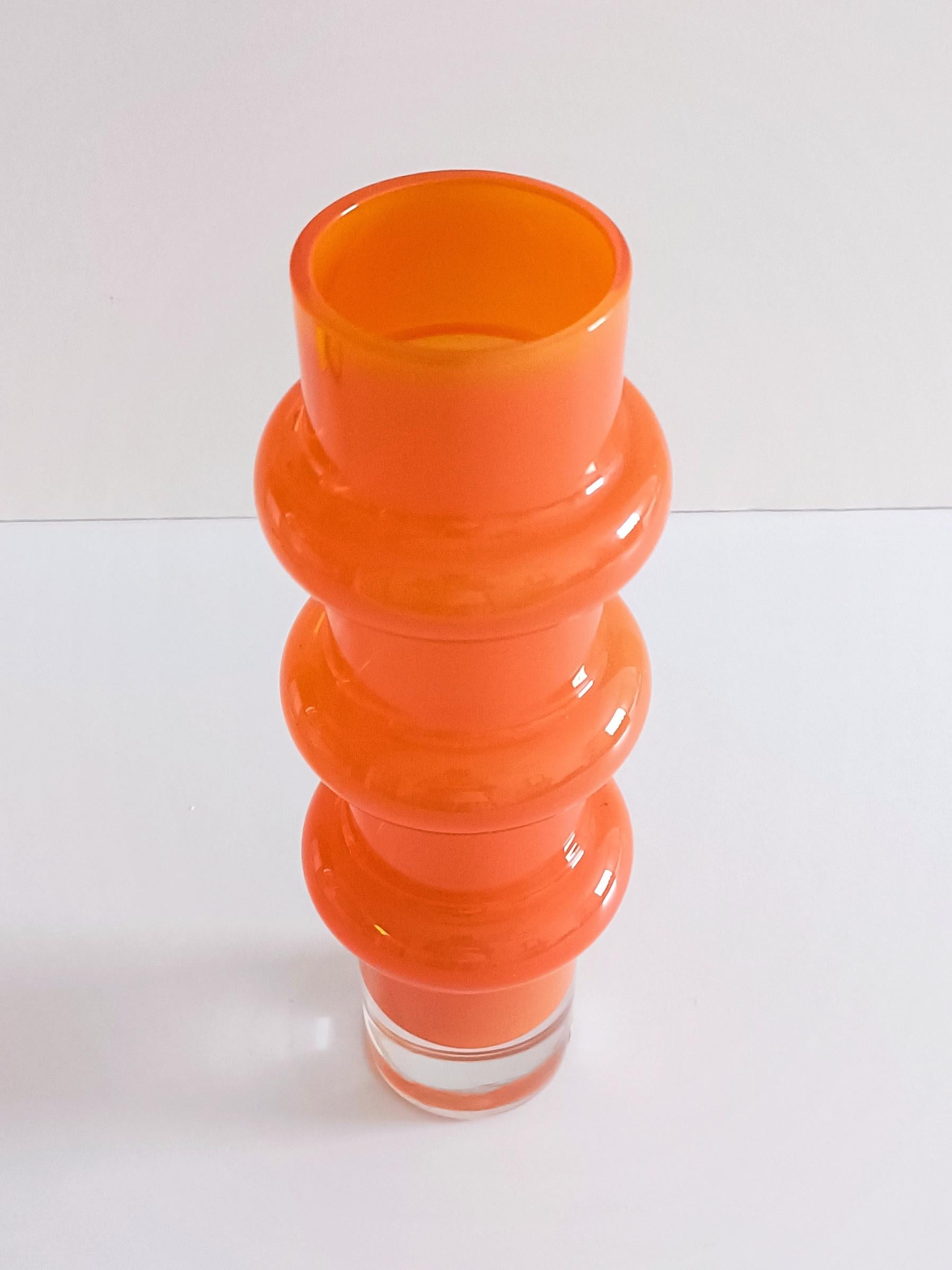 The Modern Scandinavian, Vaso in vetro con ansa di Aseda, Svezia, anni '60 In condizioni ottime in vendita a Valencia, VC