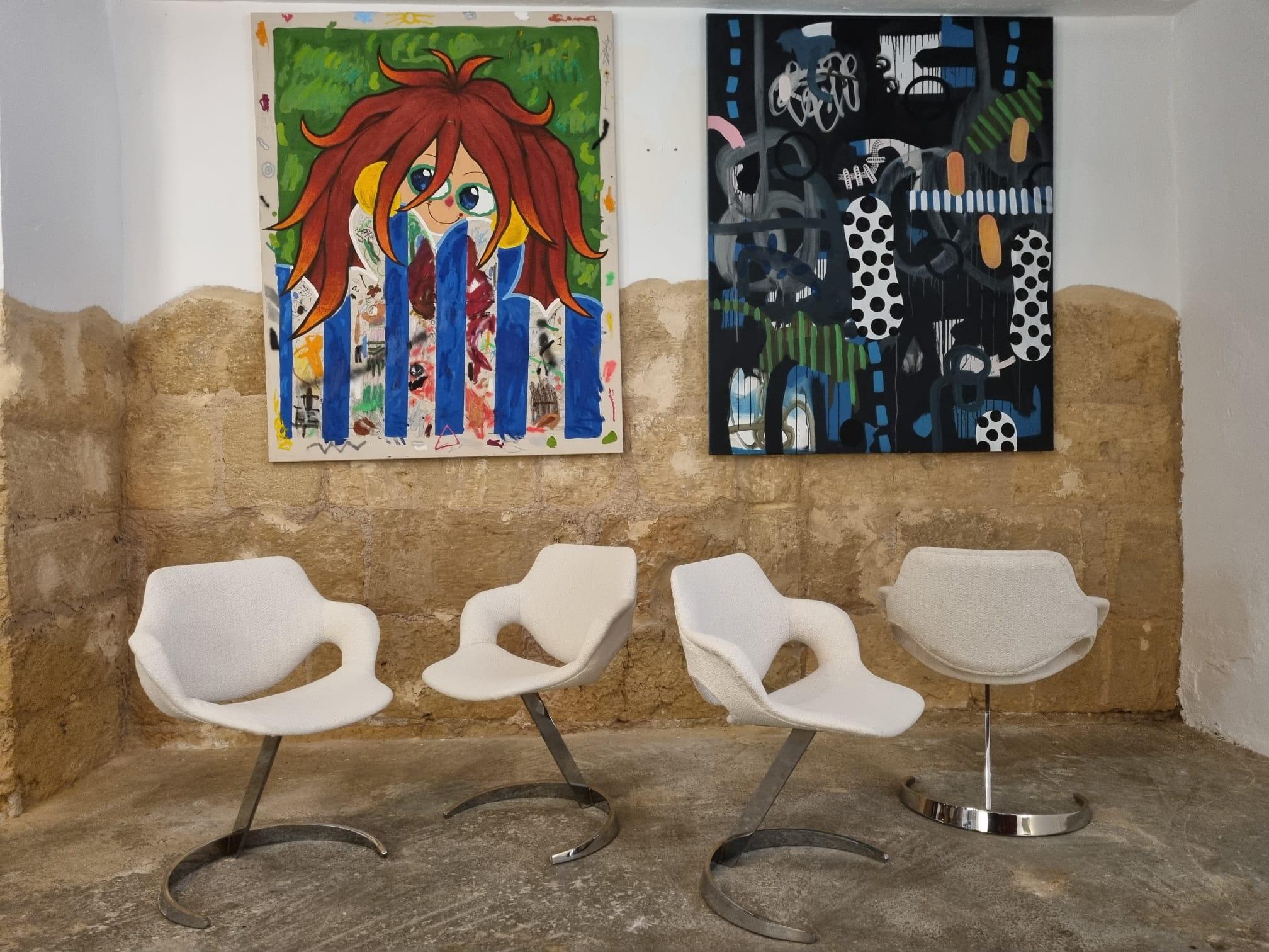 Ensemble de 4 chaises de salle à manger Scimitar par Boris Tabacoff pour Mobilier Modulaire Moderne France 1970, l'ensemble est entièrement refait en coussins de tissu boucle, le chrome est en excellent état. Pièces originales de l'ère spatiale