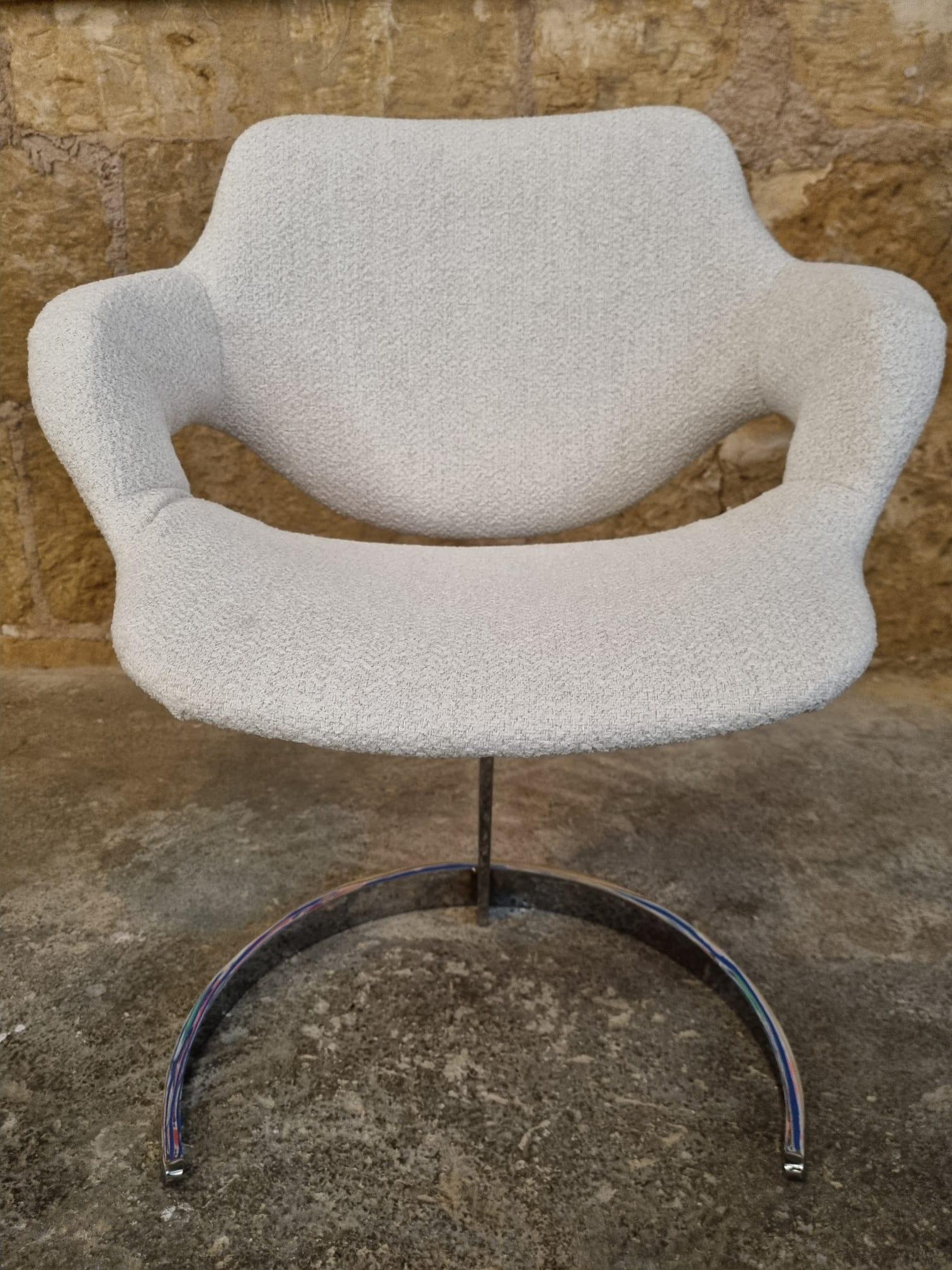 Space Age Scimitar Chairs by Boris Tabacoff In Good Condition For Sale In PEGO, ES