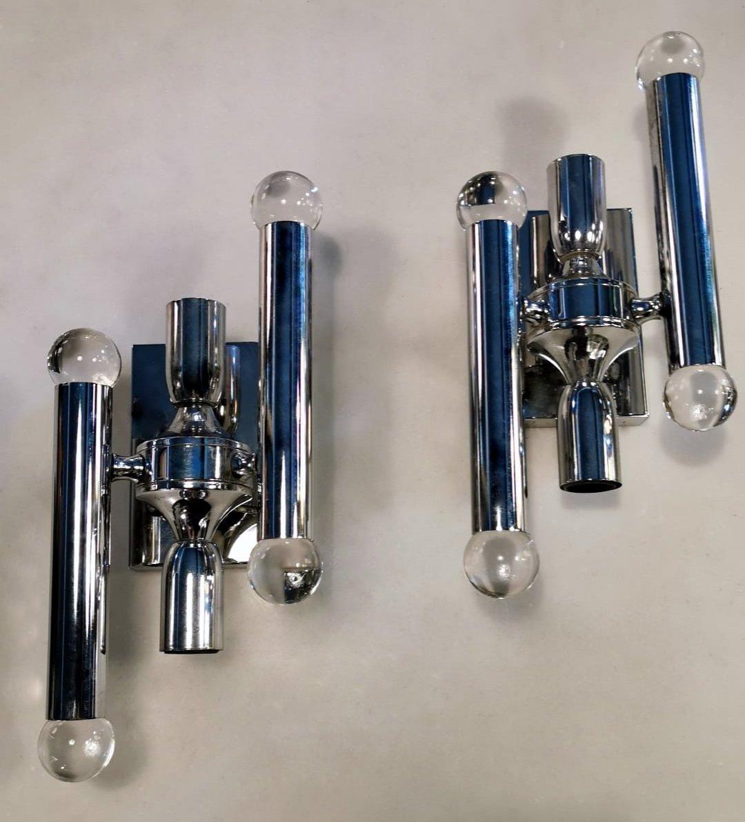 Space Age Sciolari Gaetano Style Pair Italian Wall Sconces Chrome-Plated Brass In Good Condition For Sale In Prato, Tuscany
