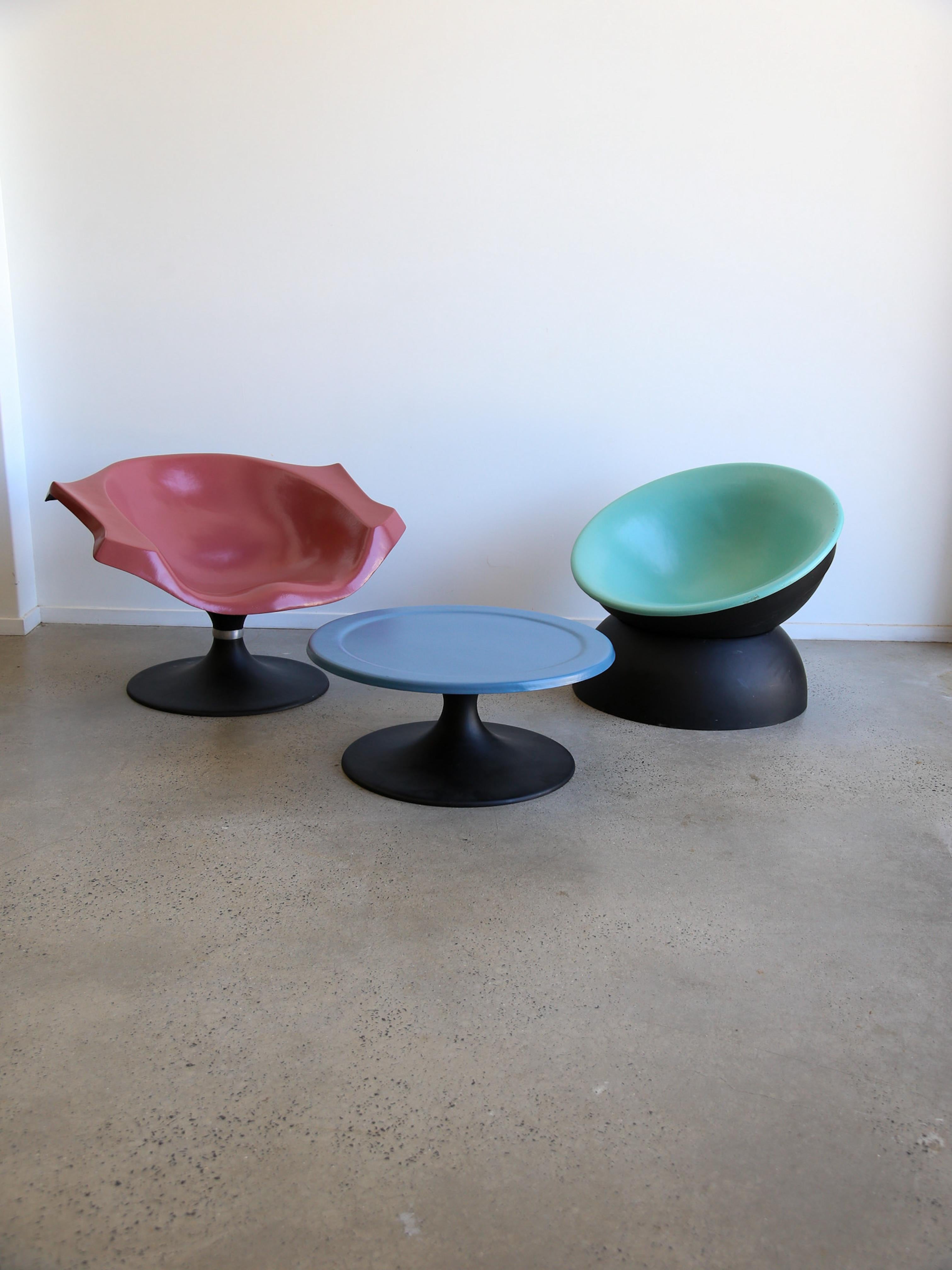 Chaise sculpturale de l'ère spatiale en fibre de verre en vente 1
