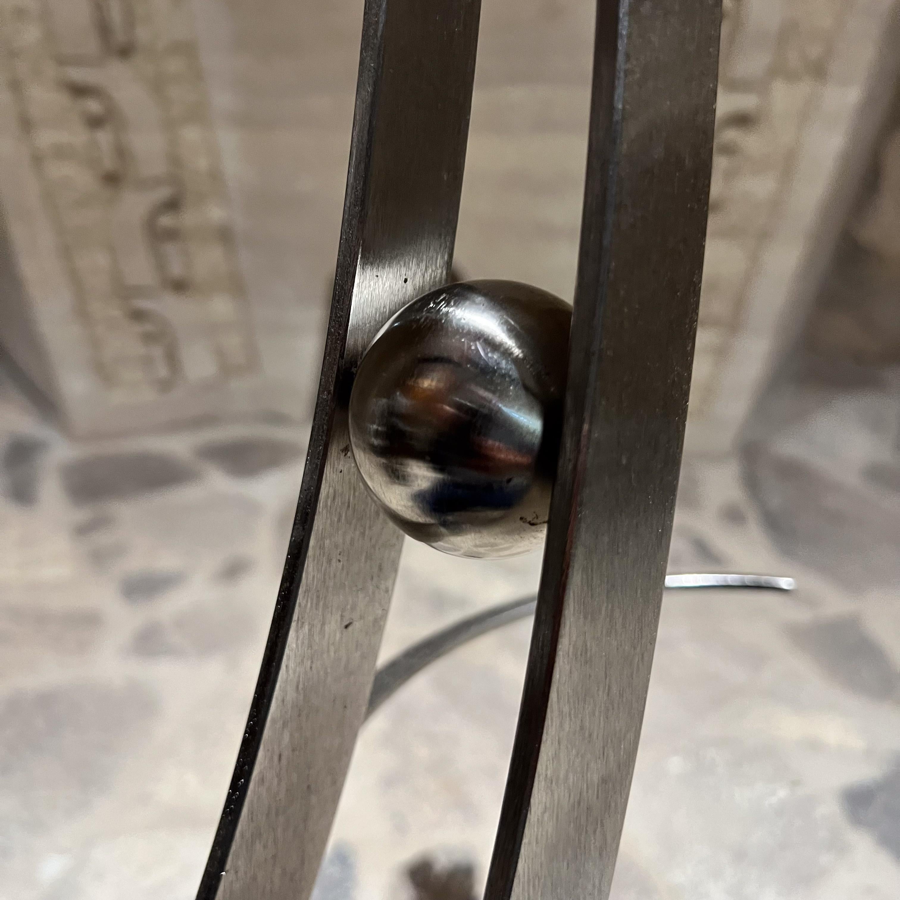 Space Age Sculptural Silber Metall Wein Dekanter Stand im Angebot 5