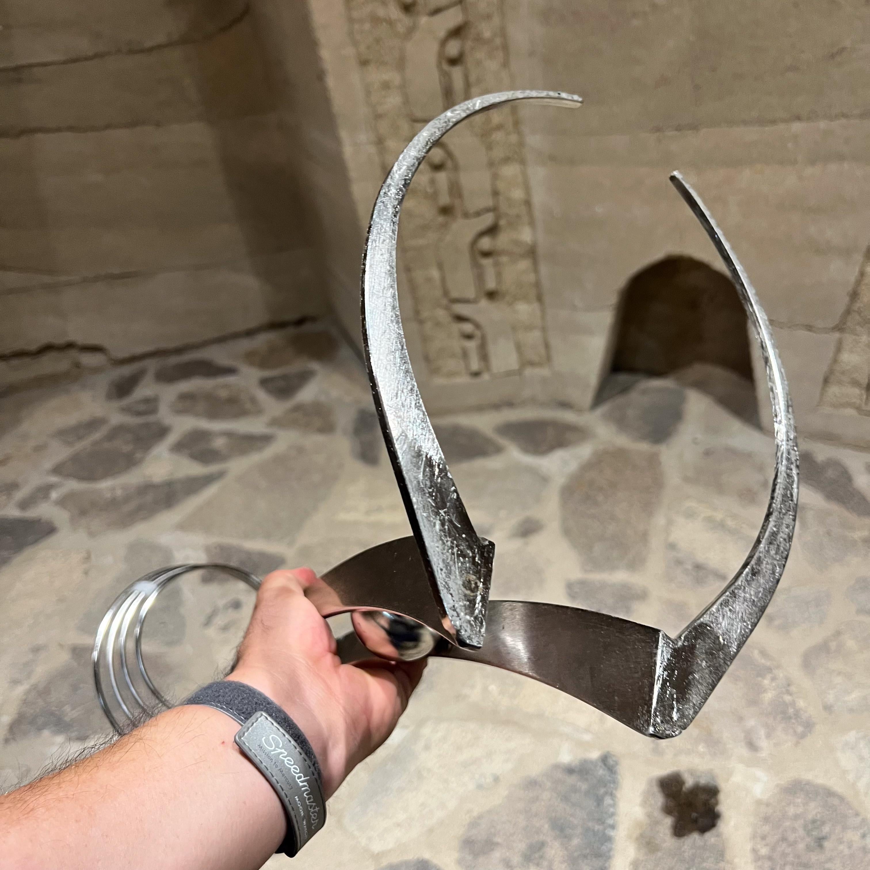 Space Age Sculptural Silber Metall Wein Dekanter Stand im Angebot 6