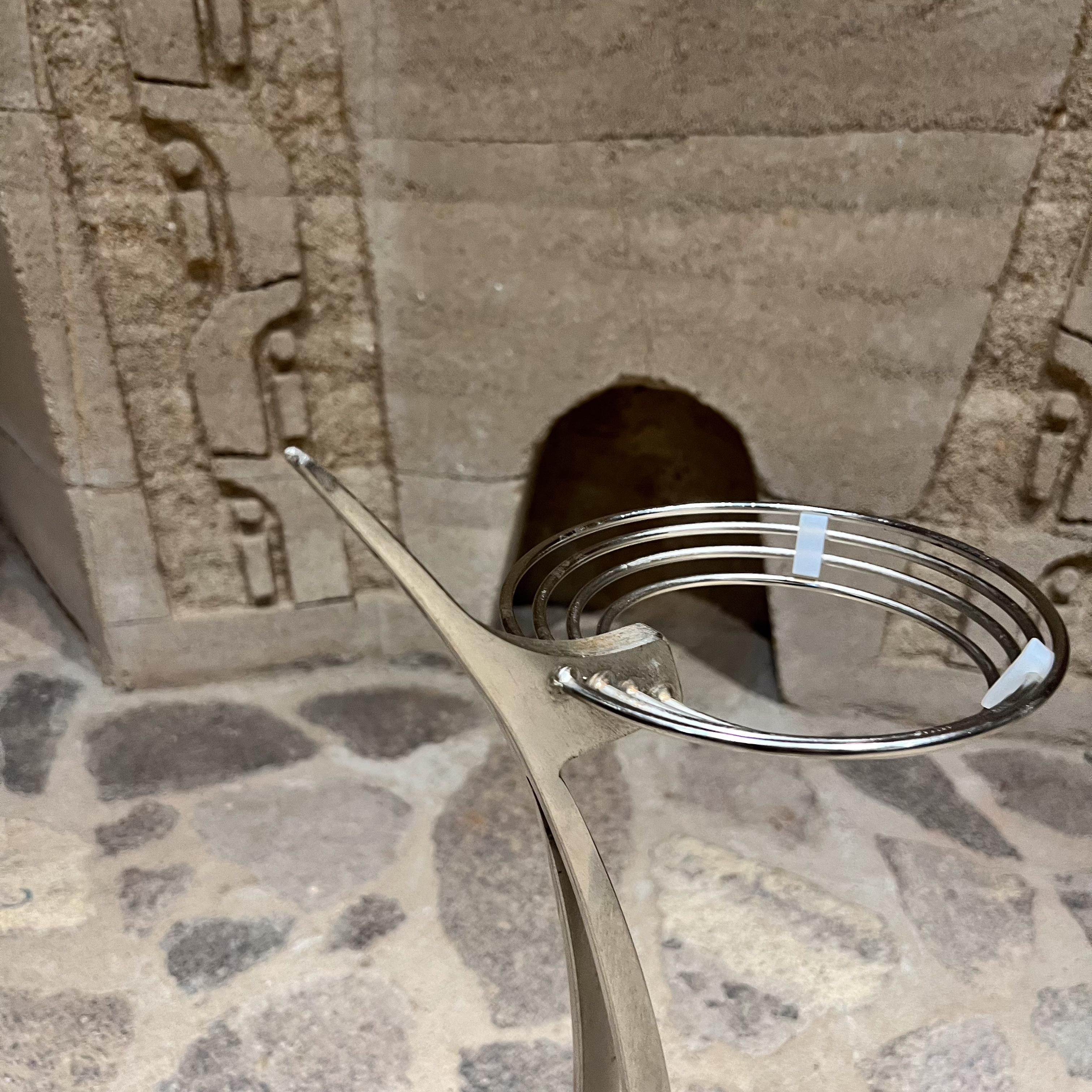 Space Age Sculptural Silber Metall Wein Dekanter Stand im Angebot 4
