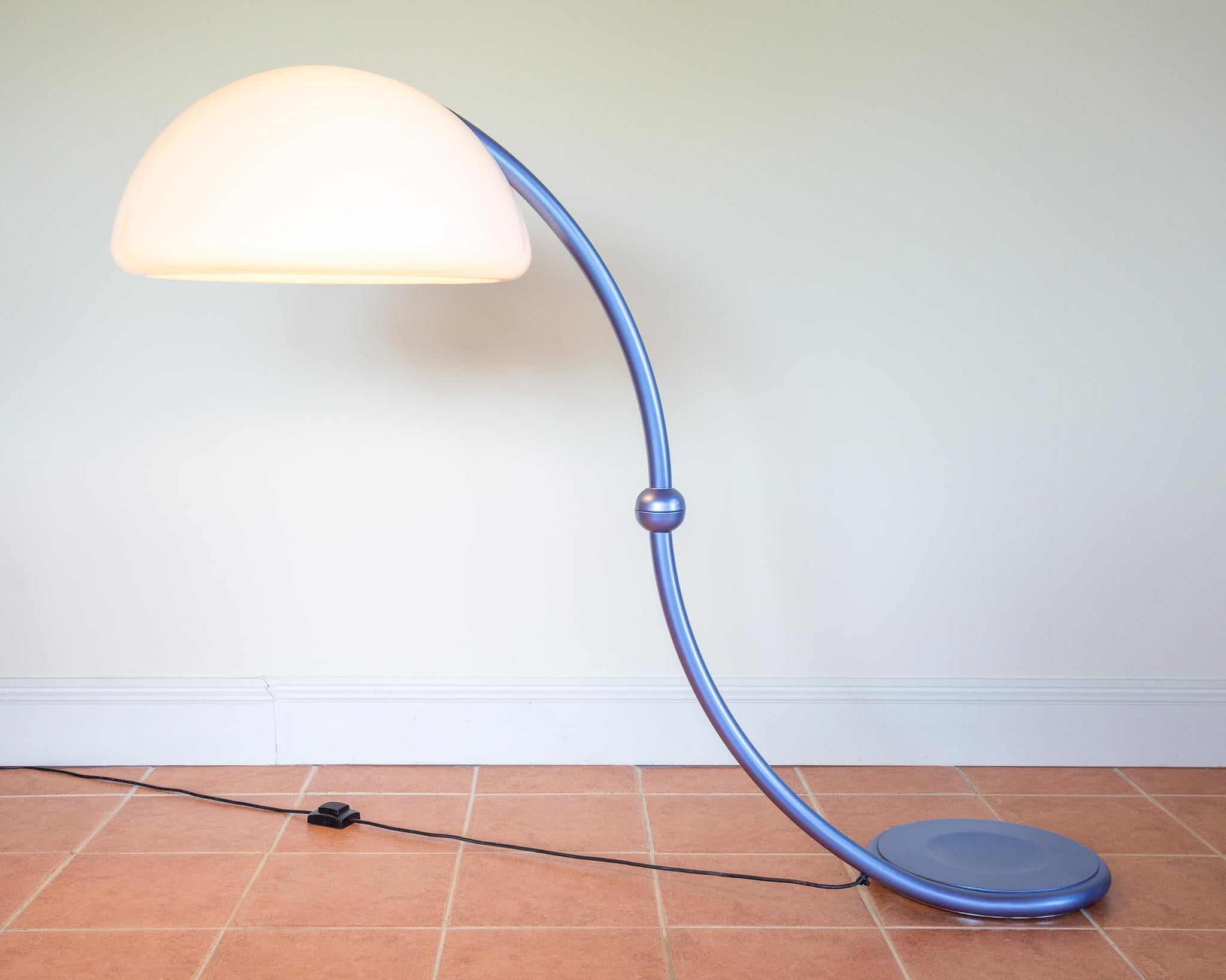 Ère spatiale Lampadaire Space AGE Serpente Elio Martinelli 1960s Italian Designer Mid Century en vente