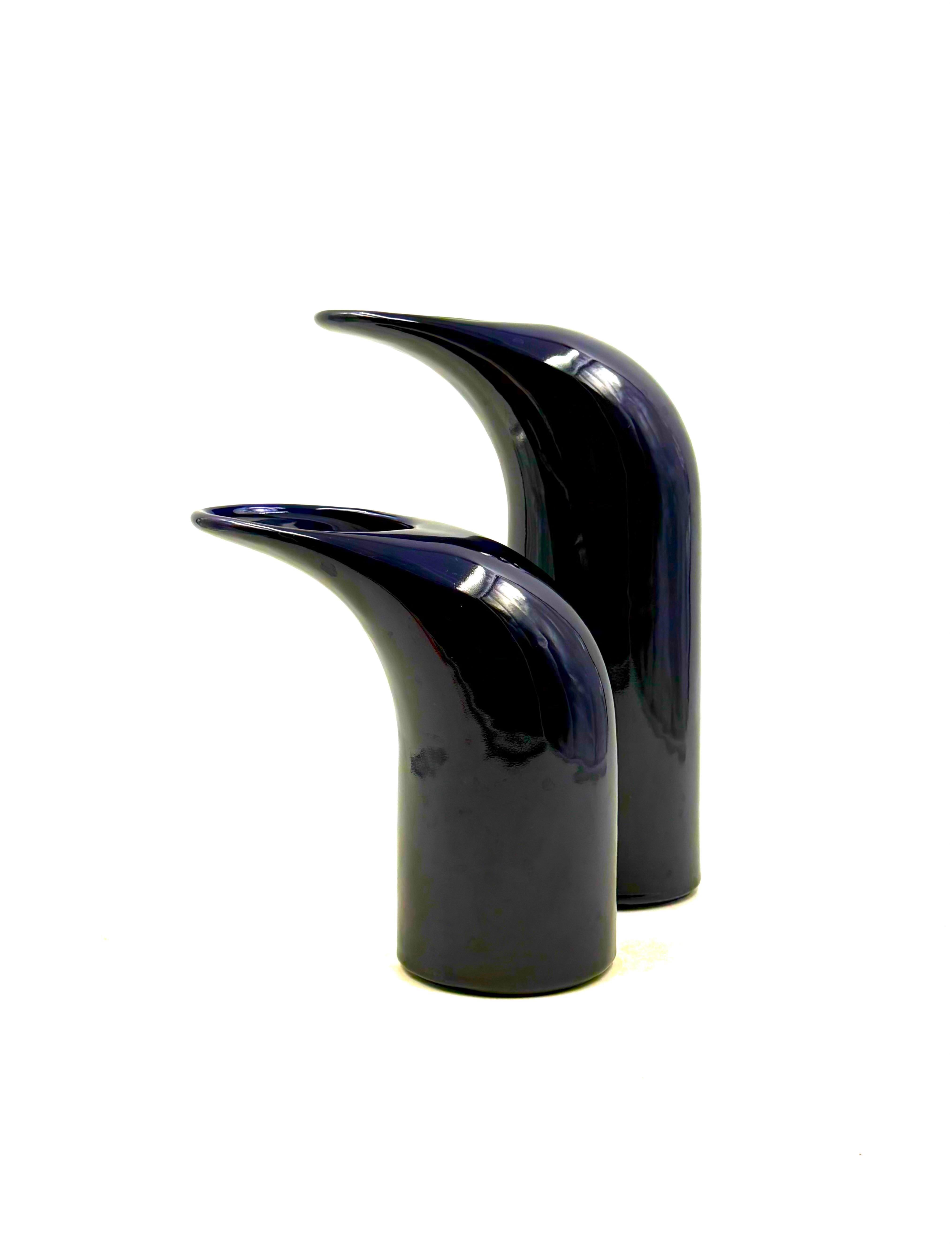 Late 20th Century Ensemble de 2 vases en céramique bleue de l'ère spatiale, Italie vers 1970 en vente