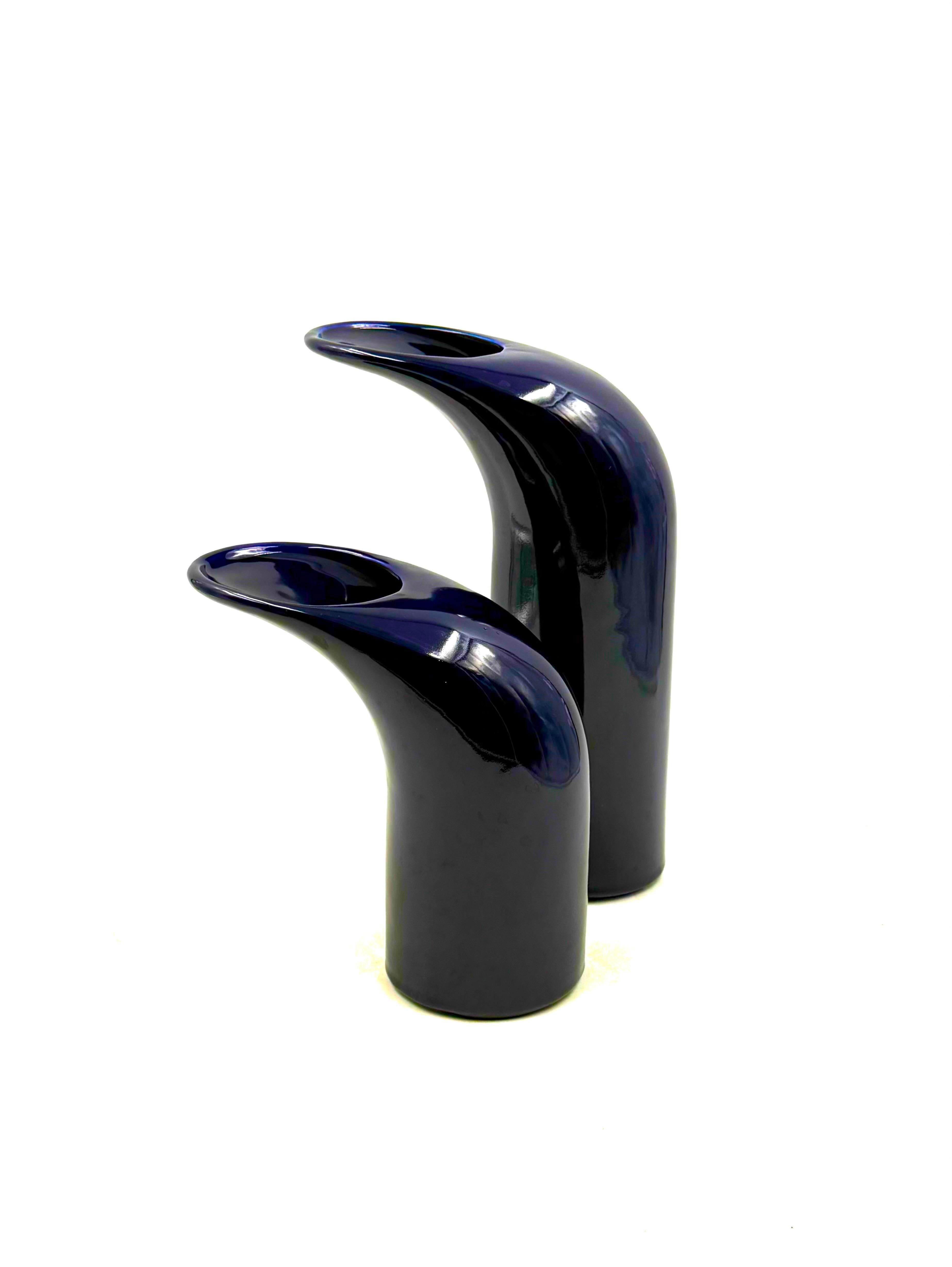 Céramique Ensemble de 2 vases en céramique bleue de l'ère spatiale, Italie vers 1970 en vente