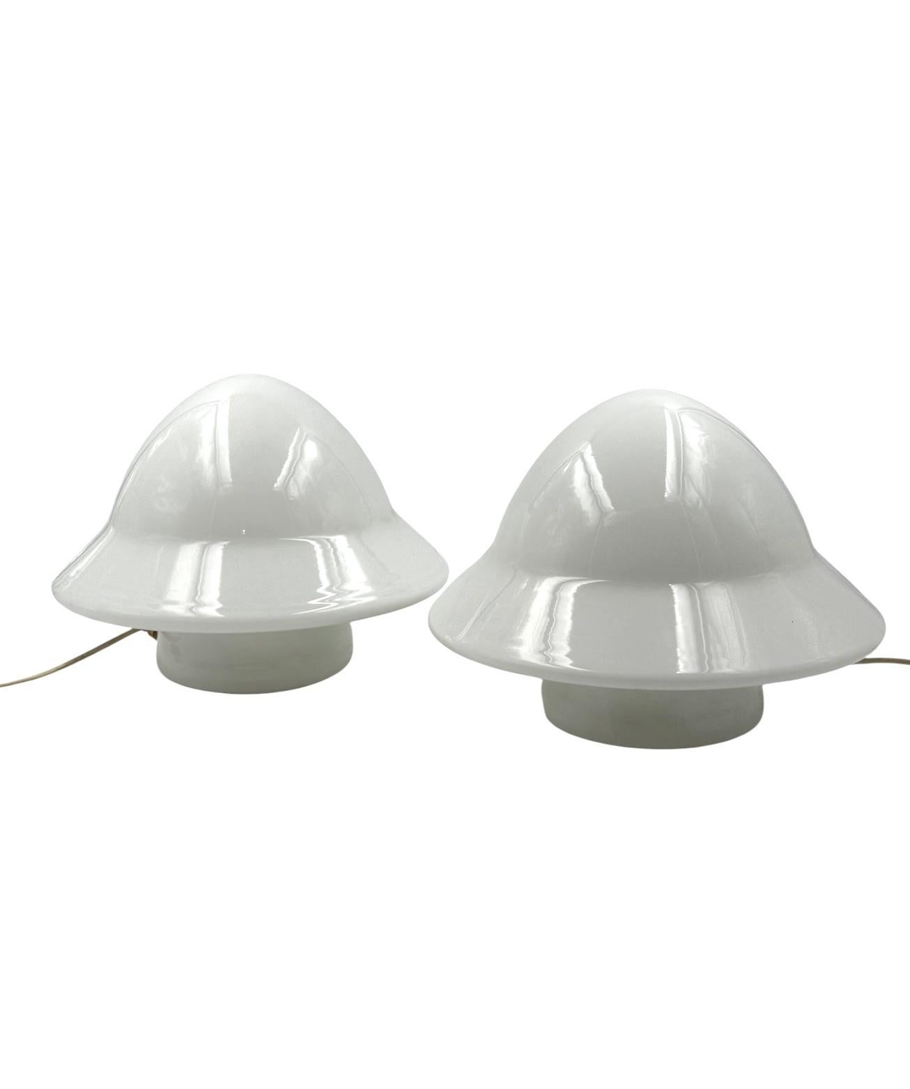 Space Age 2er Set Opalglas-Tischlampen, Italien 1970er im Angebot 4